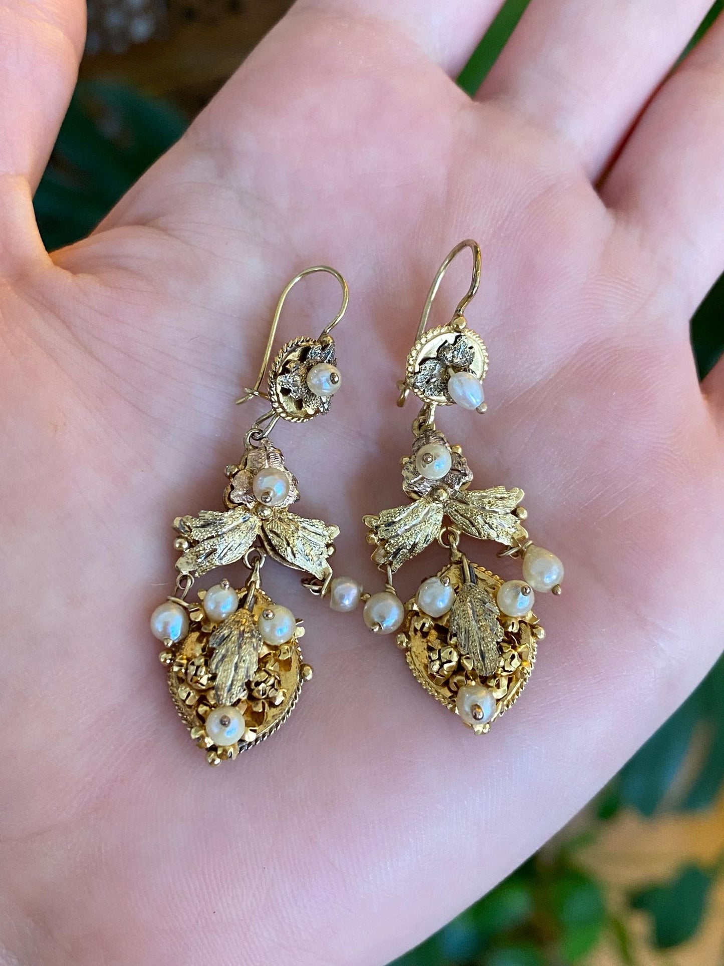 Vintage Solid 14k Yellow Gold Pearl Leaves Dangle Earrings