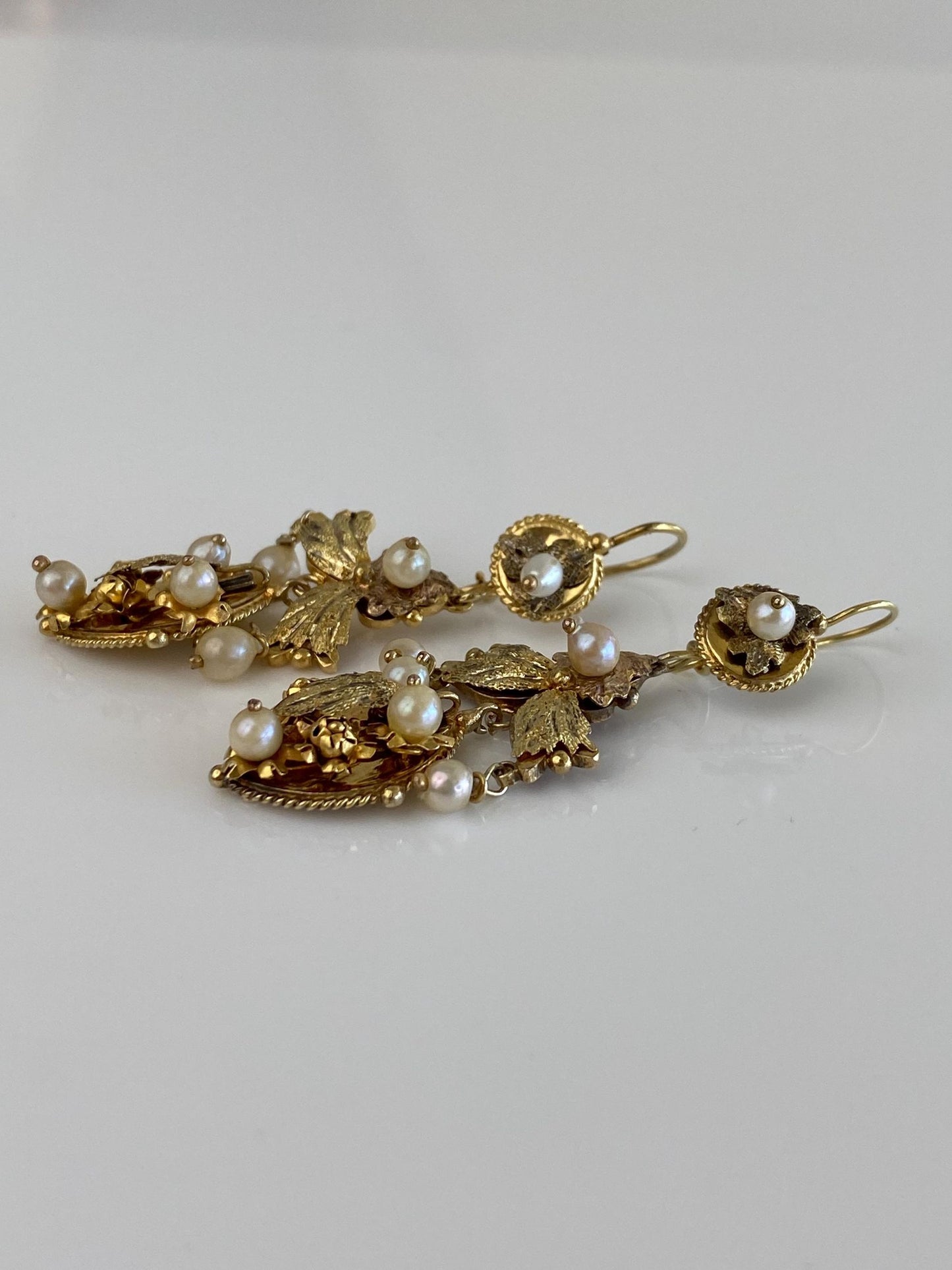 Vintage Solid 14k Yellow Gold Pearl Leaves Dangle Earrings