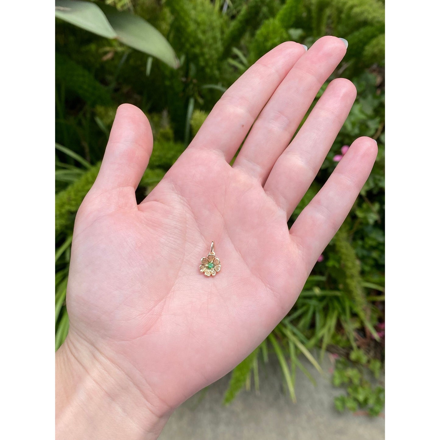 Vintage Solid 10k Yellow Gold Green Cubic Zirconia Flower Charm