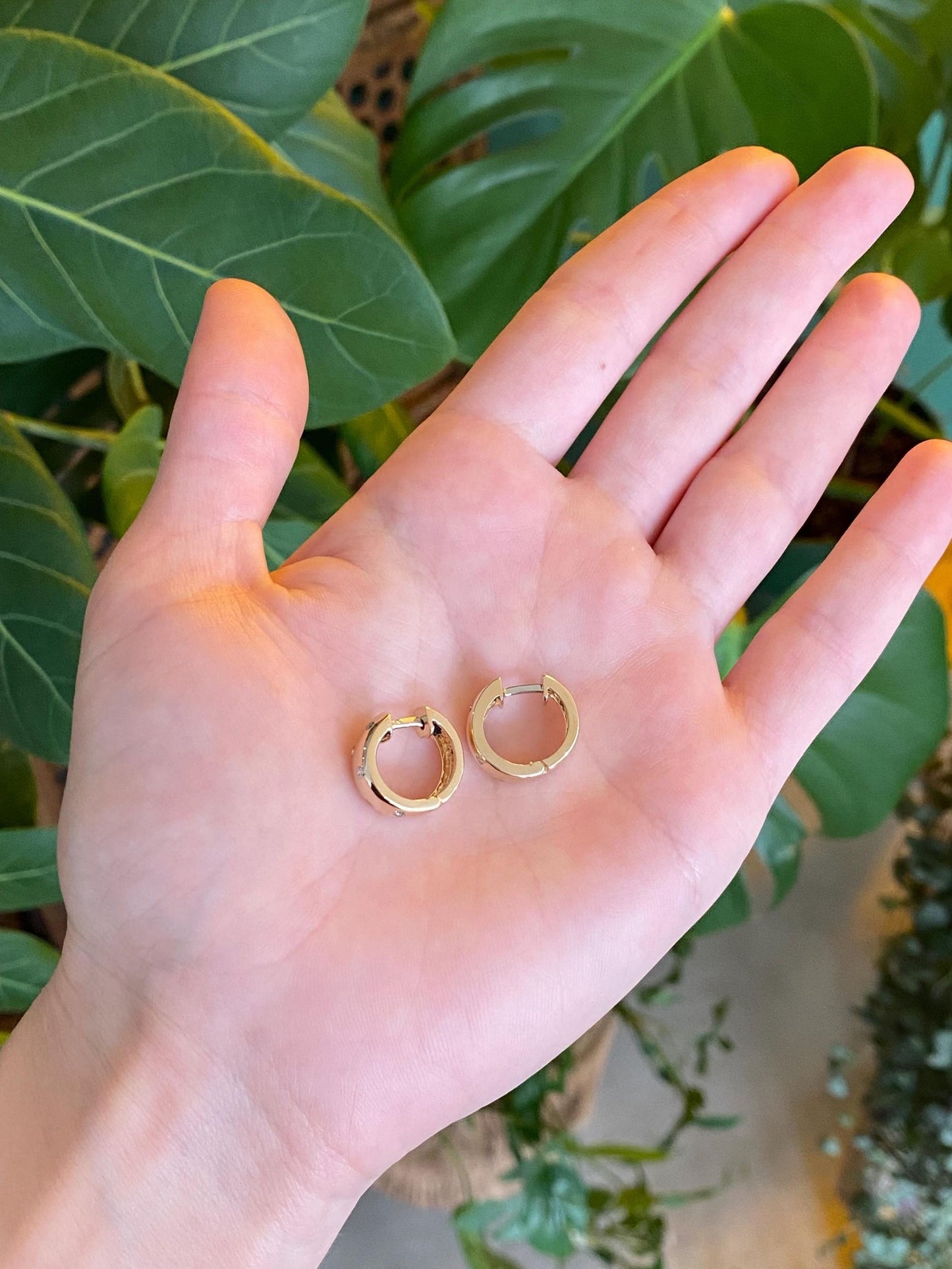 Vintage Solid 14k Yellow Gold Diamond Dotted Chunky Hoop Earrings