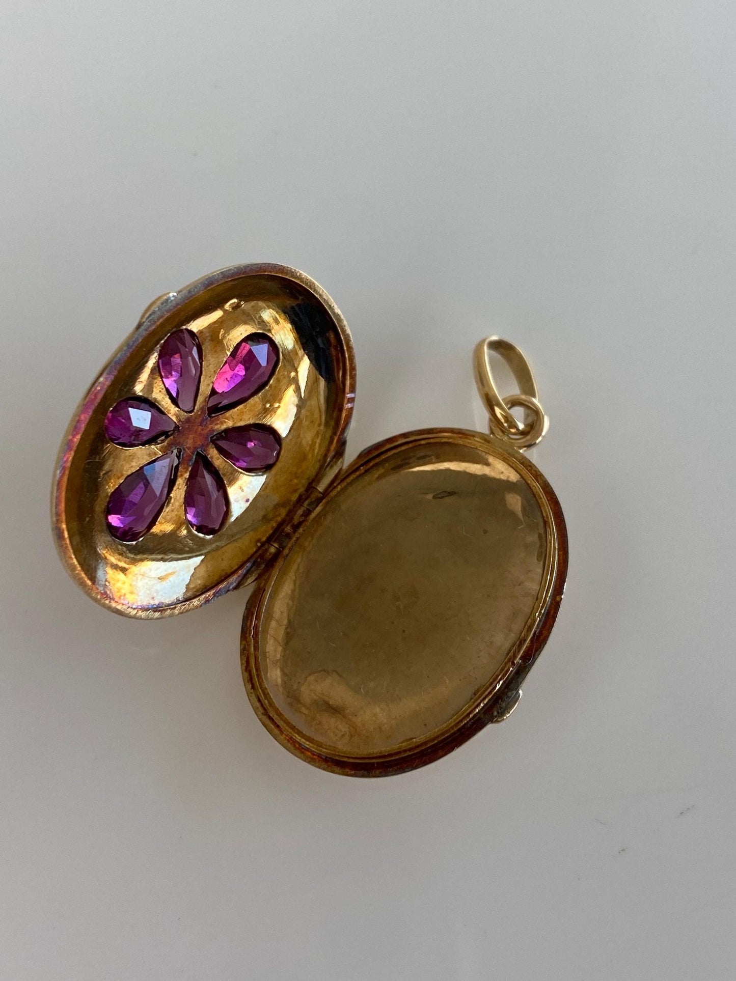 Vintage Solid 18k Yellow Gold Purple Cubic Zirconia Seed Pearl Flower Engraved Locket Charm