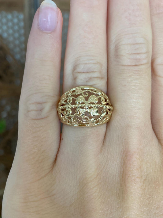 Vintage Solid 14k Yellow Gold Open Work Leaves Filigree Ring - Size 5.75