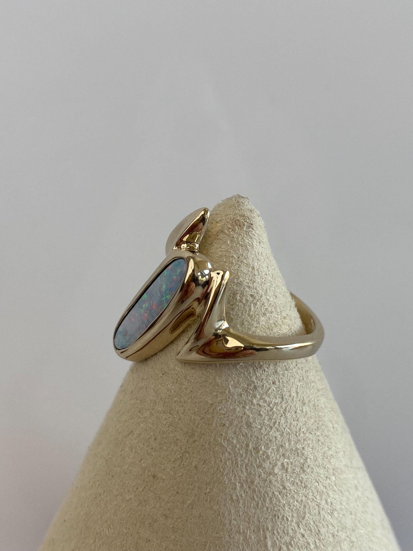 Vintage Solid 14k Yellow Gold Opal Doublet Ring - Size 5.75
