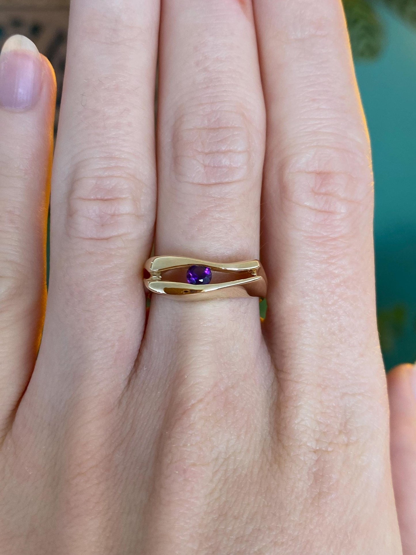 Vintage Solid 14k Yellow Gold Amethyst Ring - Size 6.5