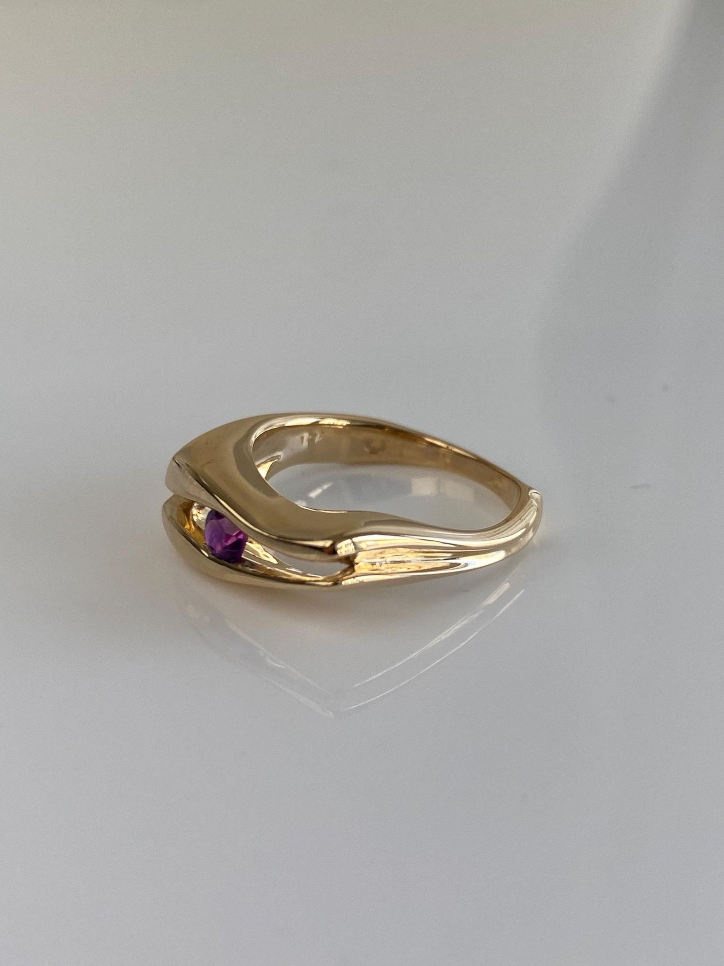 Vintage Solid 14k Yellow Gold Amethyst Ring - Size 6.5