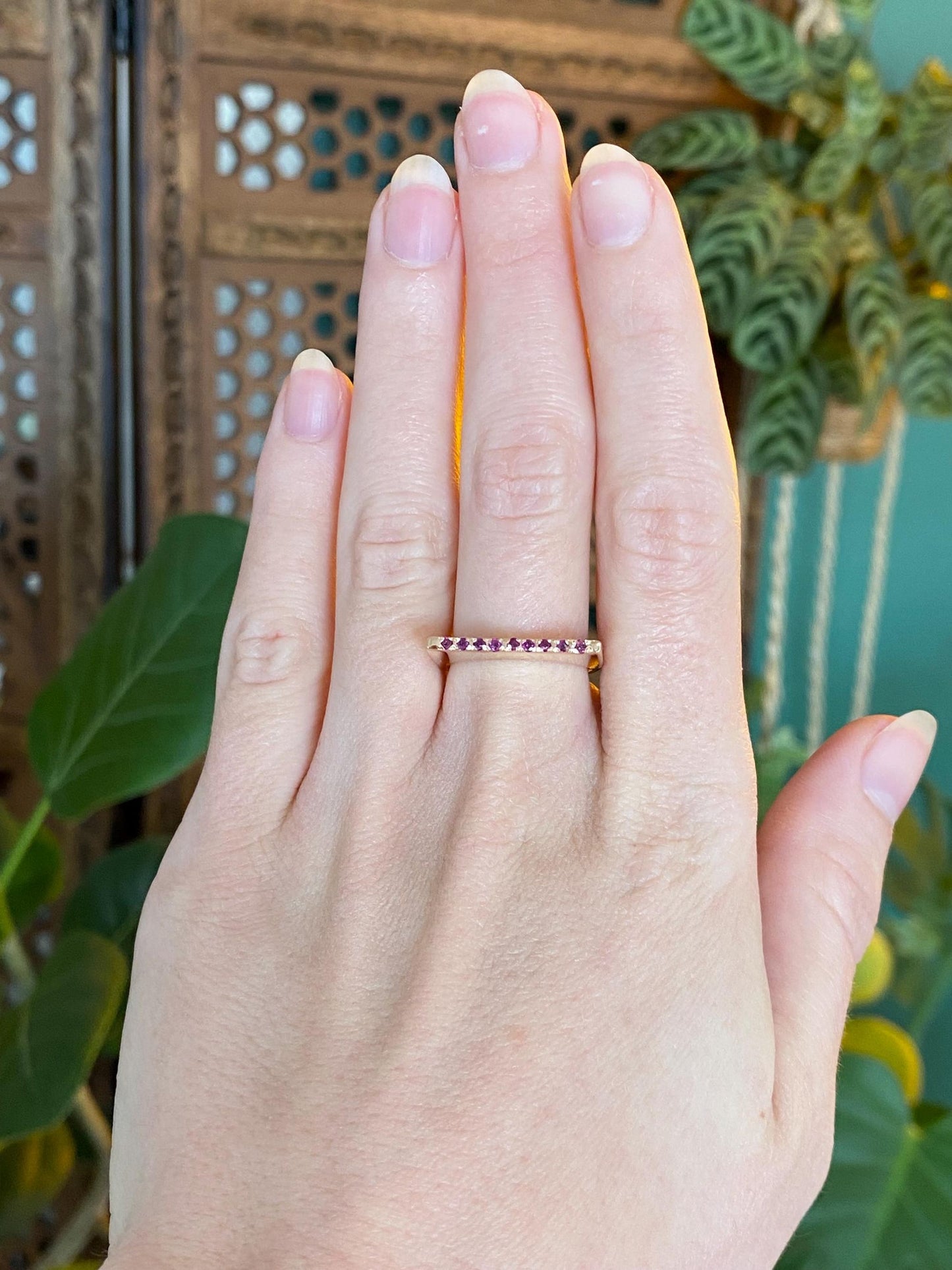 Vintage Solid 14k Yellow Gold Pink Sapphire Row Flat Edge Ring - Size 6.75