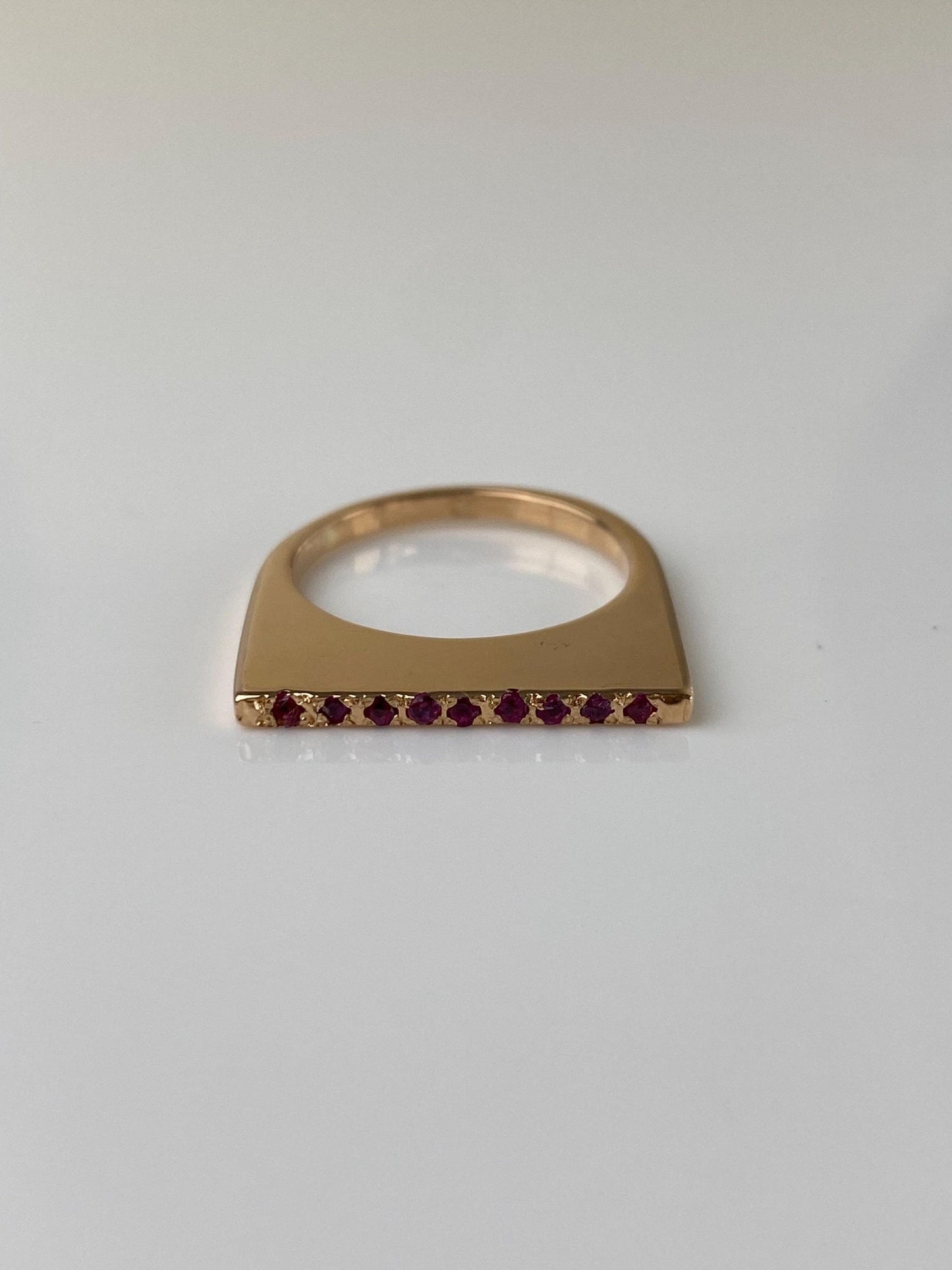 Vintage Solid 14k Yellow Gold Pink Sapphire Row Flat Edge Ring - Size 6.75