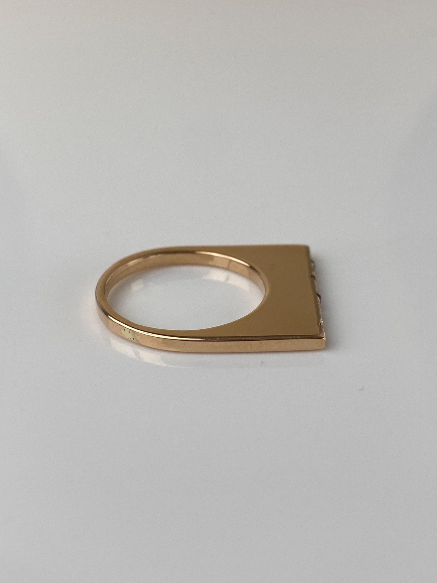 Vintage Solid 14k Yellow Gold Pink Sapphire Row Flat Edge Ring - Size 6.75