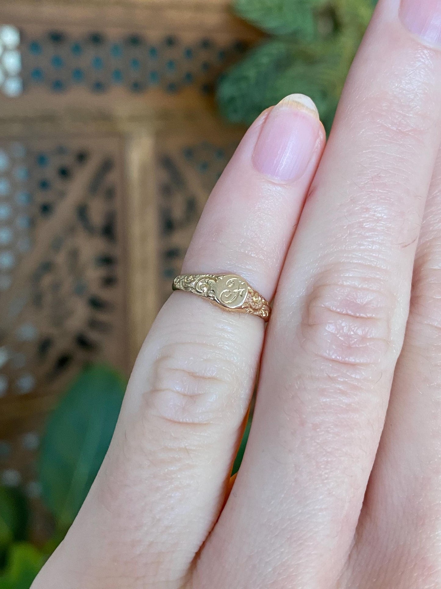 Vintage Solid 10k Yellow Gold Monogram Baby Signet Ring