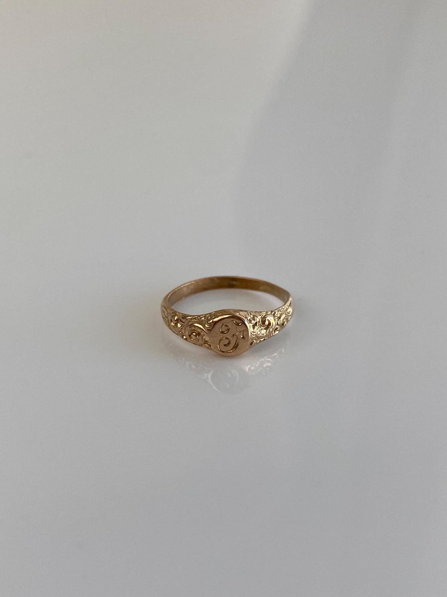 Vintage Solid 10k Yellow Gold Monogram Baby Signet Ring