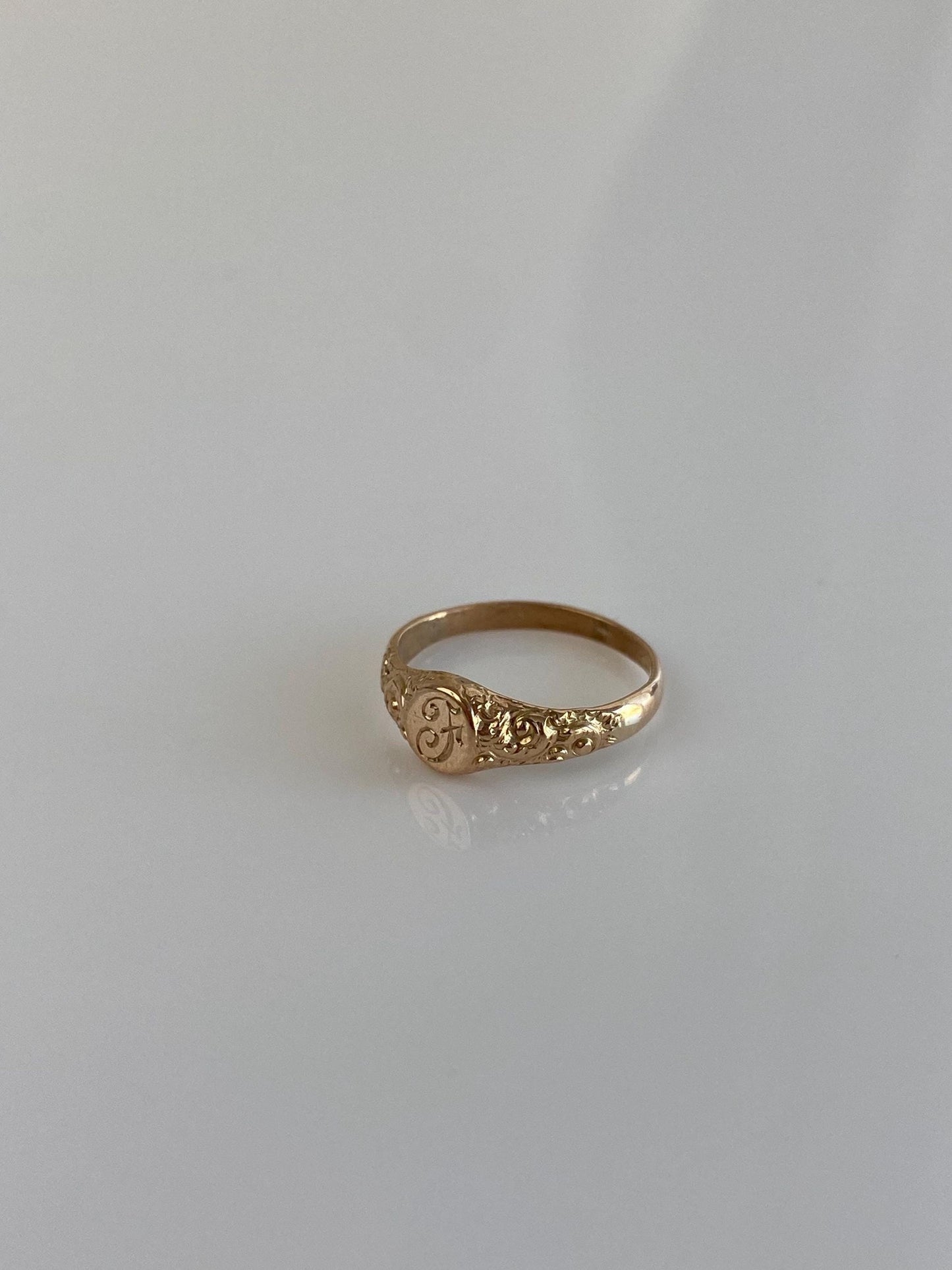 Vintage Solid 10k Yellow Gold Monogram Baby Signet Ring