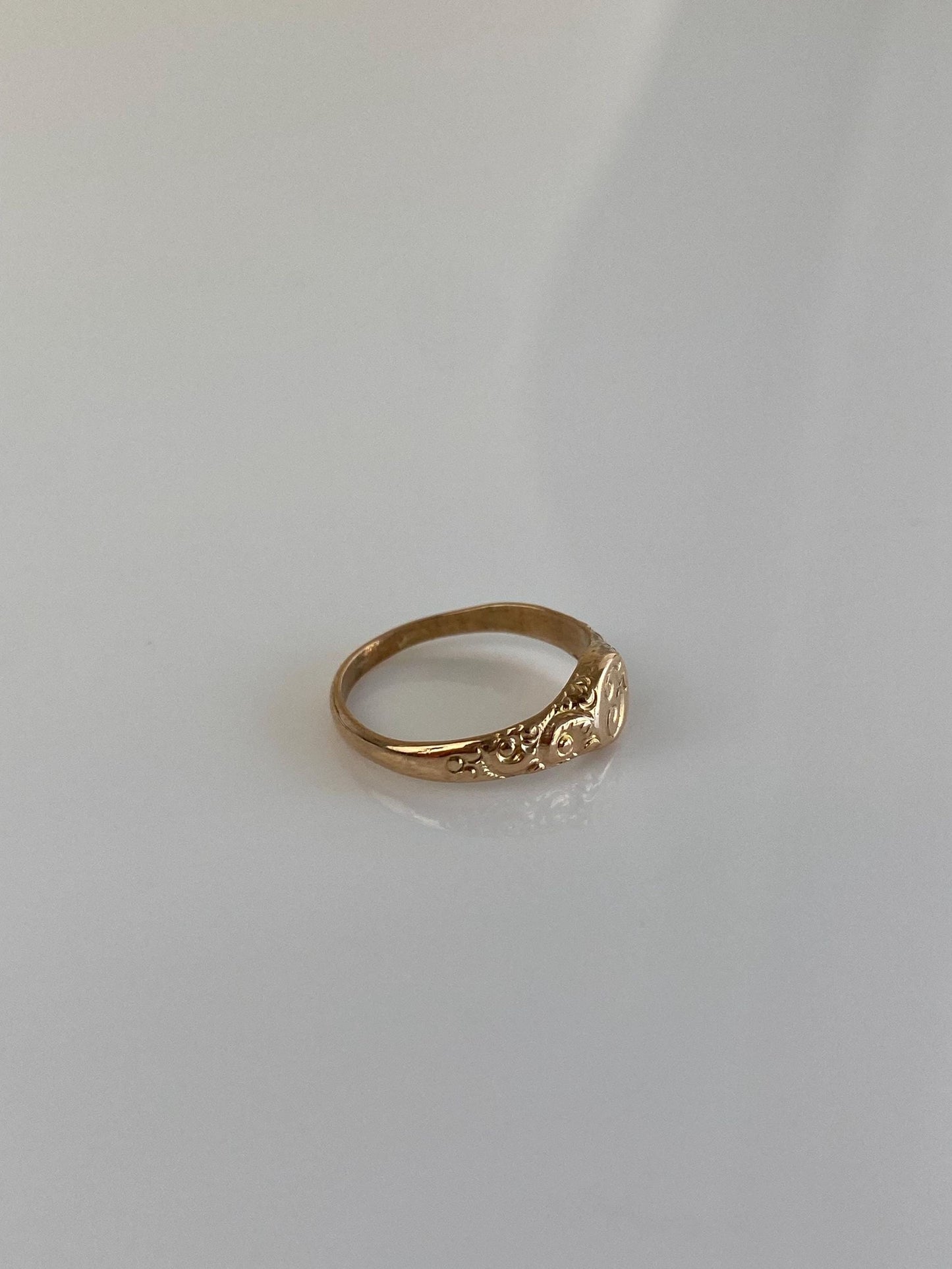 Vintage Solid 10k Yellow Gold Monogram Baby Signet Ring