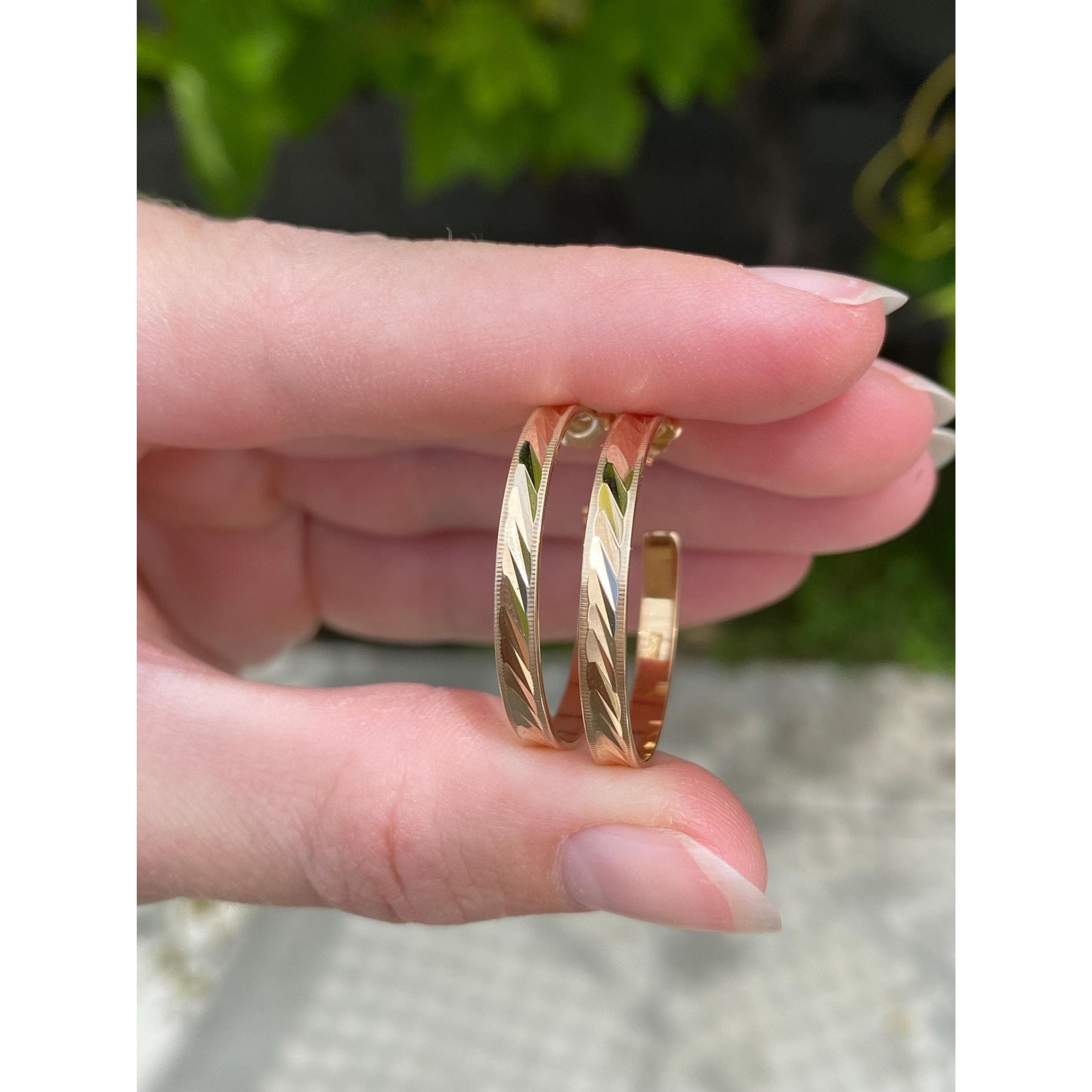 Vintage Solid 14k Yellow Gold Diamond Cut Hoop Earrings