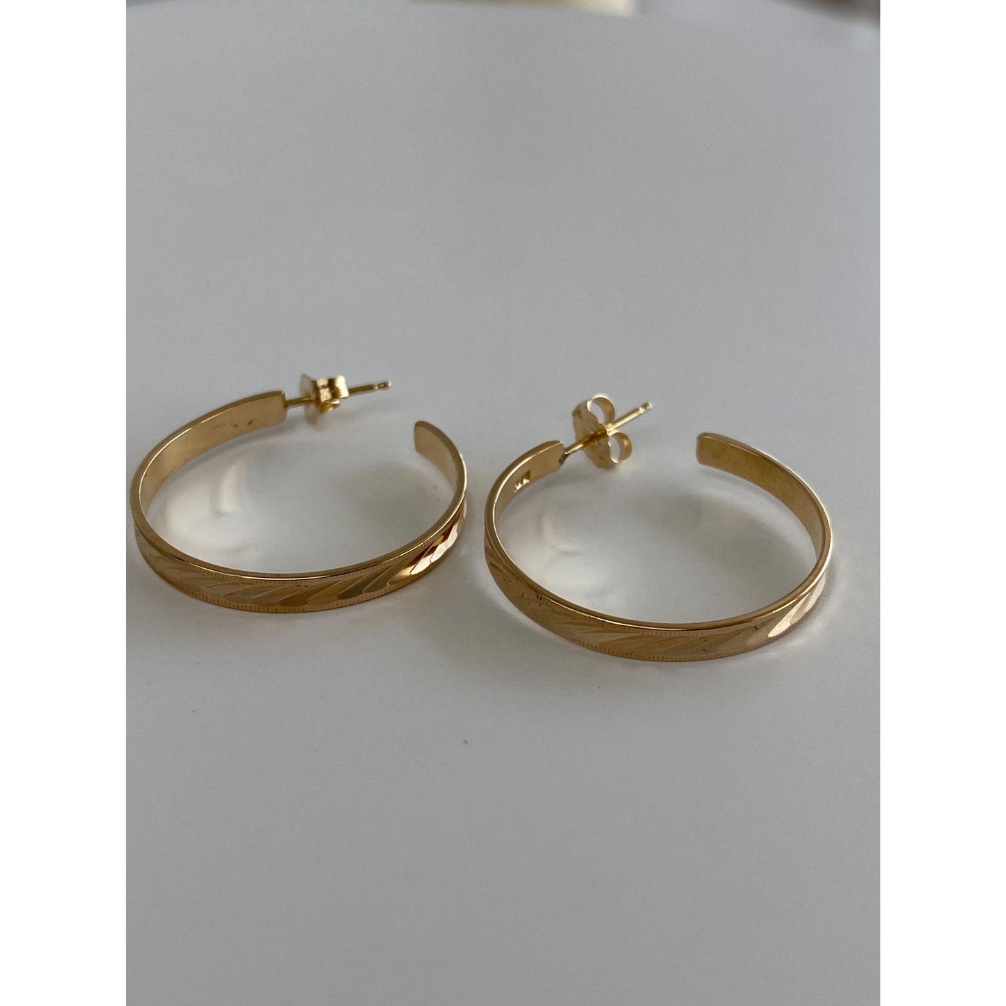 Vintage Solid 14k Yellow Gold Diamond Cut Hoop Earrings