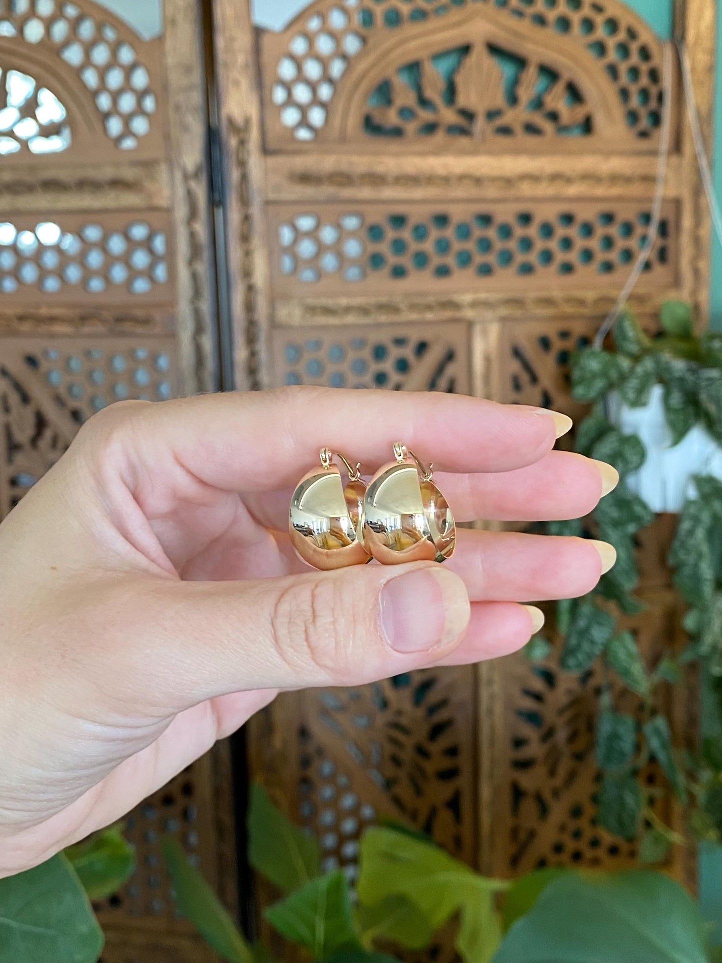 Vintage Solid 14k Yellow Gold Bucket Hoop Earrings
