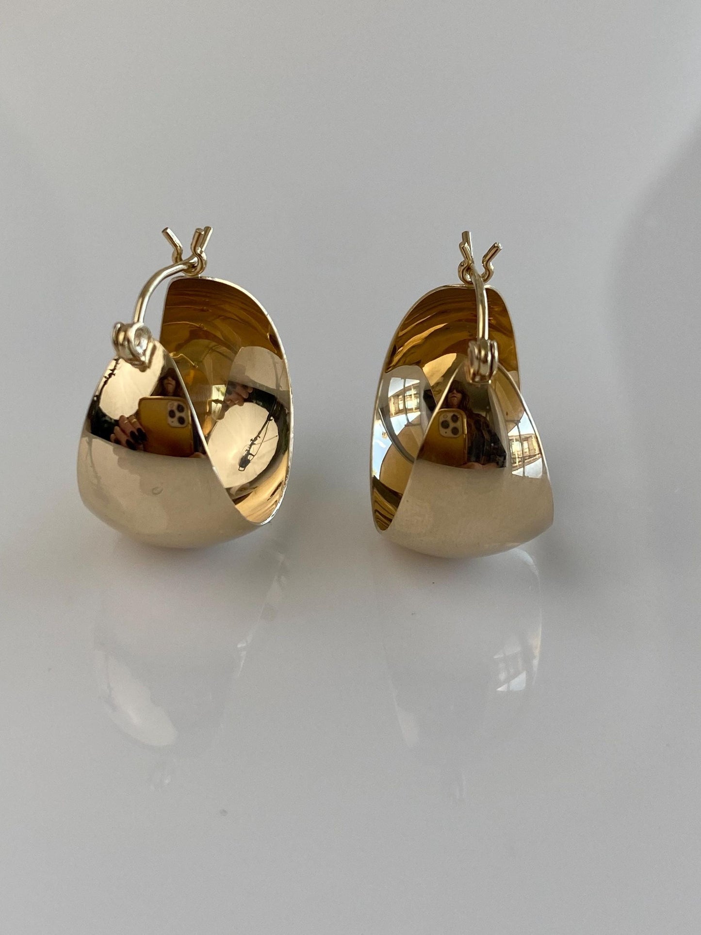 Vintage Solid 14k Yellow Gold Bucket Hoop Earrings