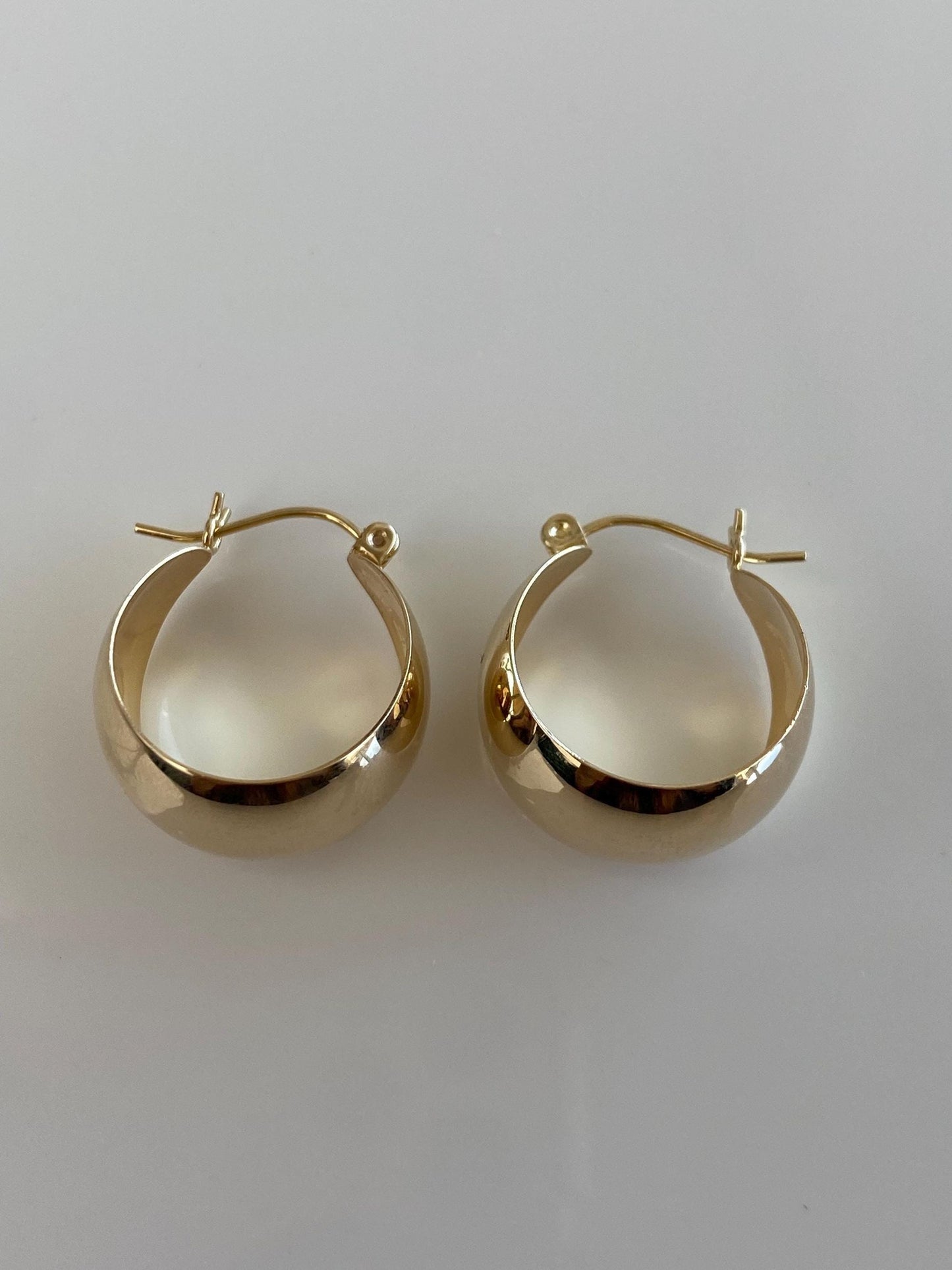 Vintage Solid 14k Yellow Gold Bucket Hoop Earrings