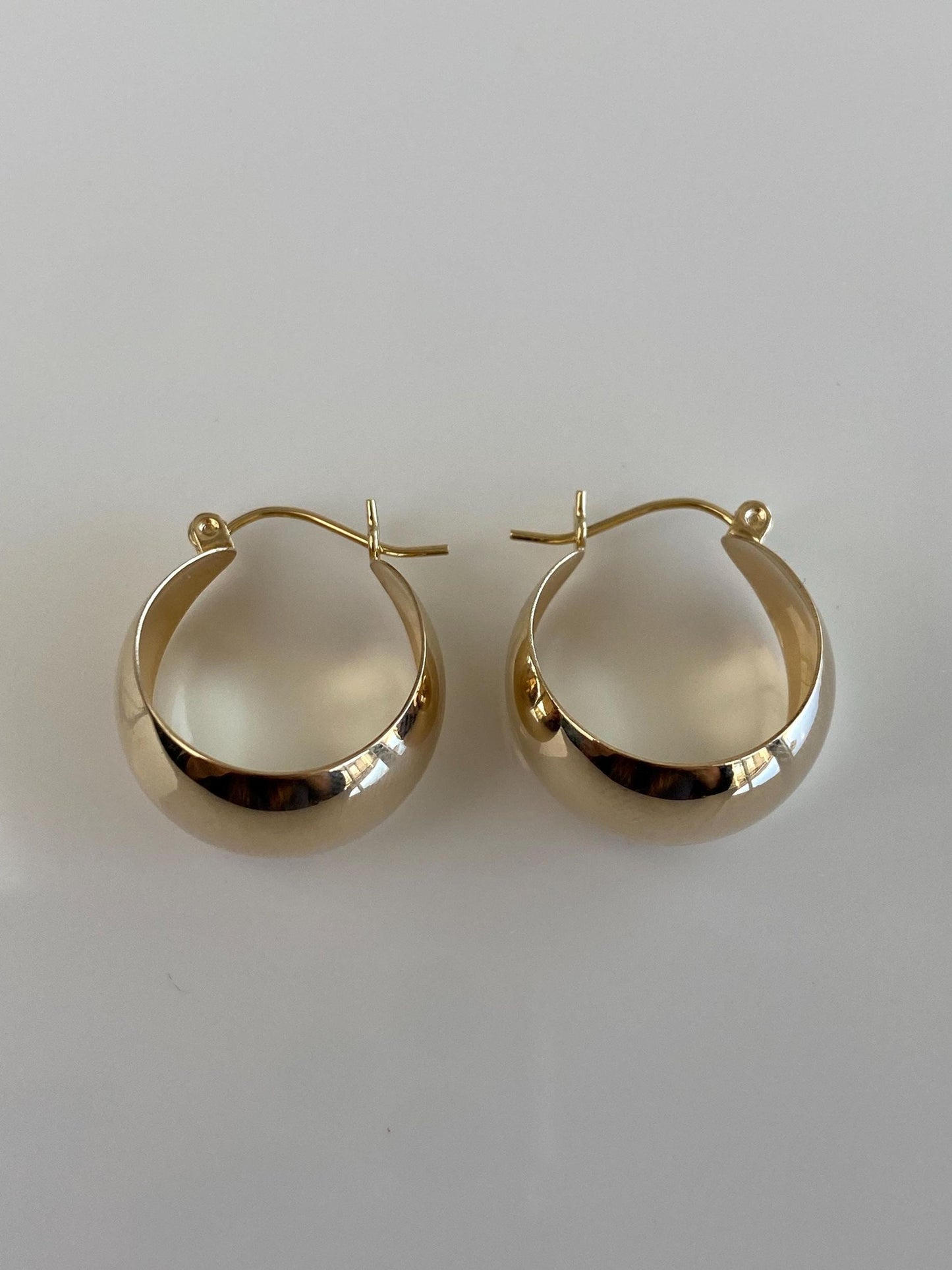Vintage Solid 14k Yellow Gold Bucket Hoop Earrings