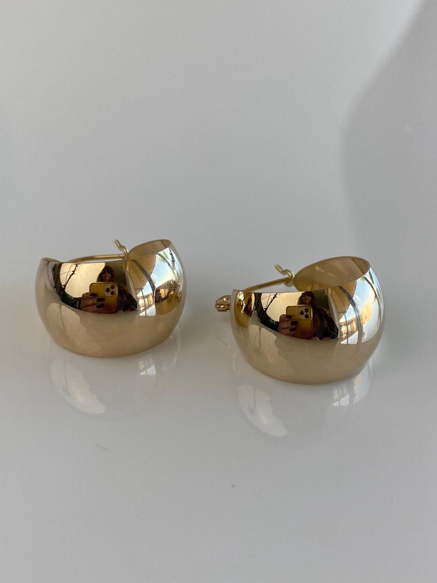 Vintage Solid 14k Yellow Gold Bucket Hoop Earrings