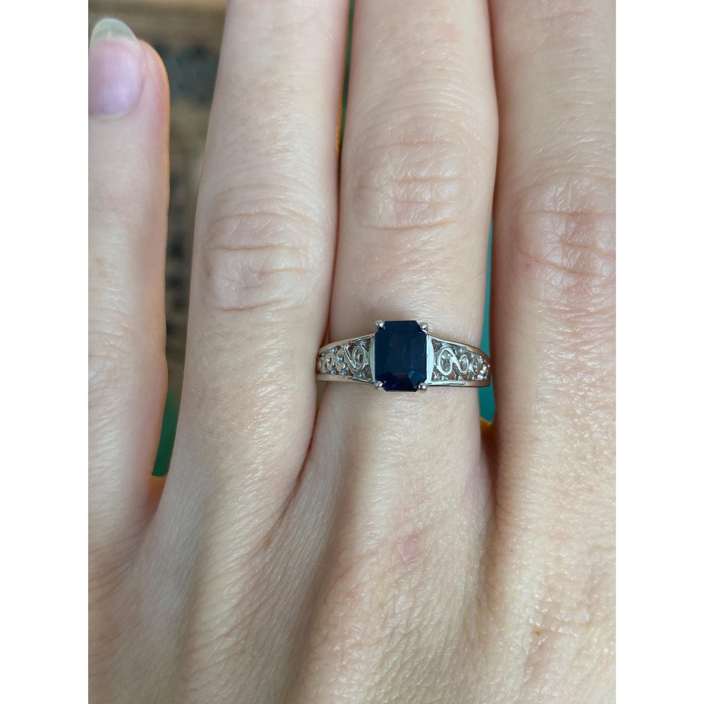 Vintage Solid 10k White Gold Blue Spinel Ring - Size 5.75