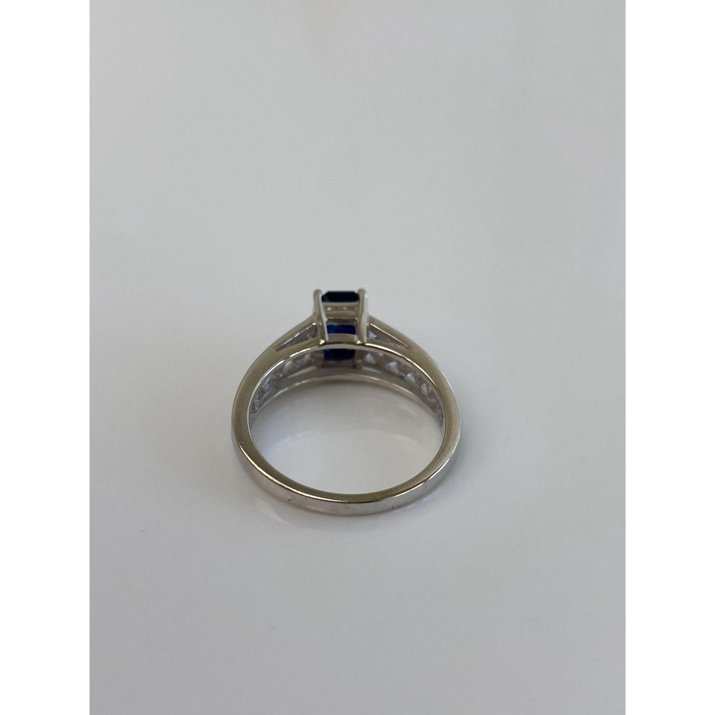 Vintage Solid 10k White Gold Blue Spinel Ring - Size 5.75