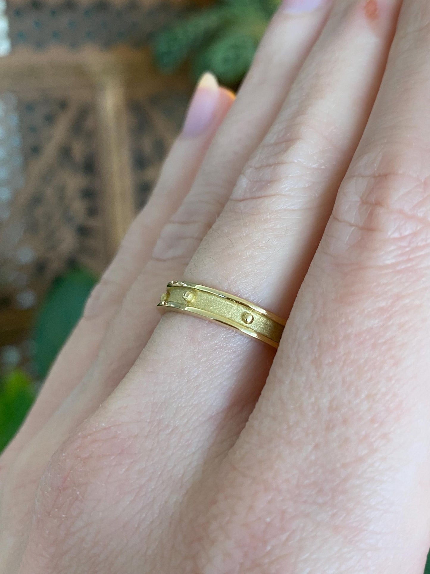 Vintage Solid 18k Yellow Gold Ball Design Ring Band - Size 6.5
