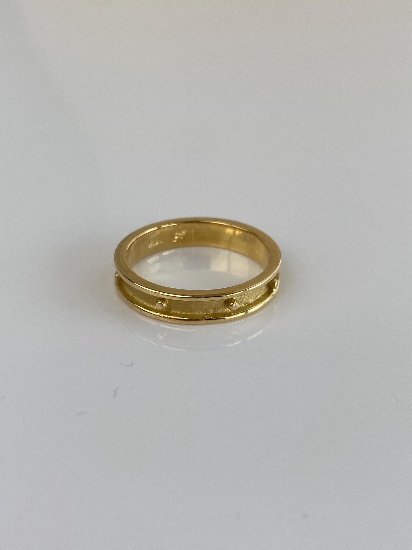 Vintage Solid 18k Yellow Gold Ball Design Ring Band - Size 6.5