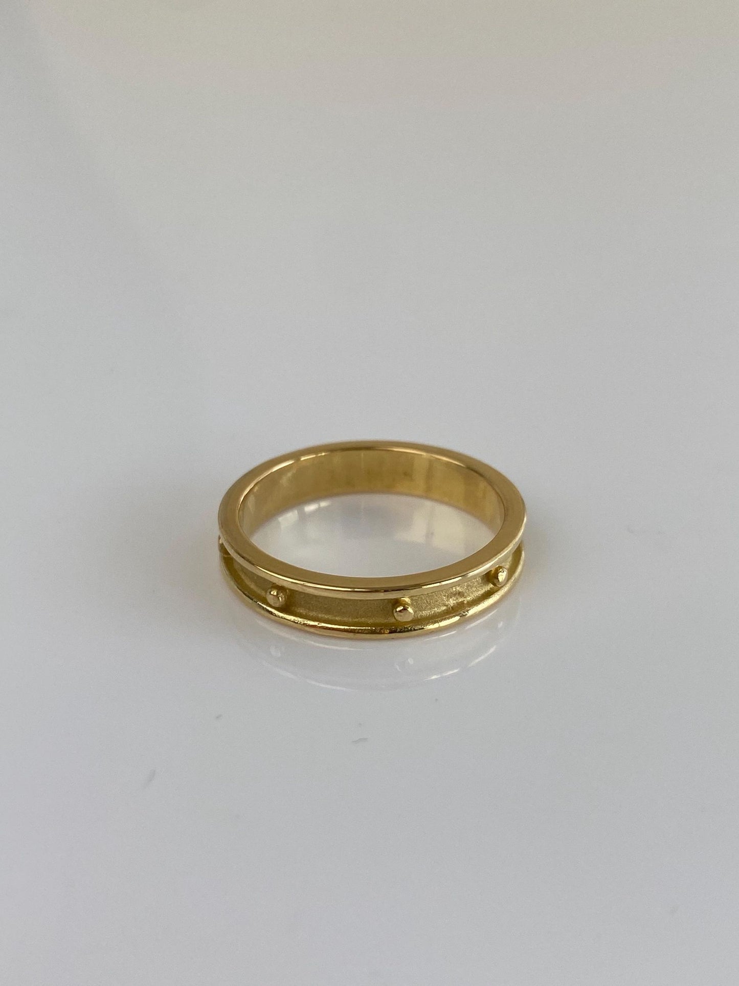 Vintage Solid 18k Yellow Gold Ball Design Ring Band - Size 6.5