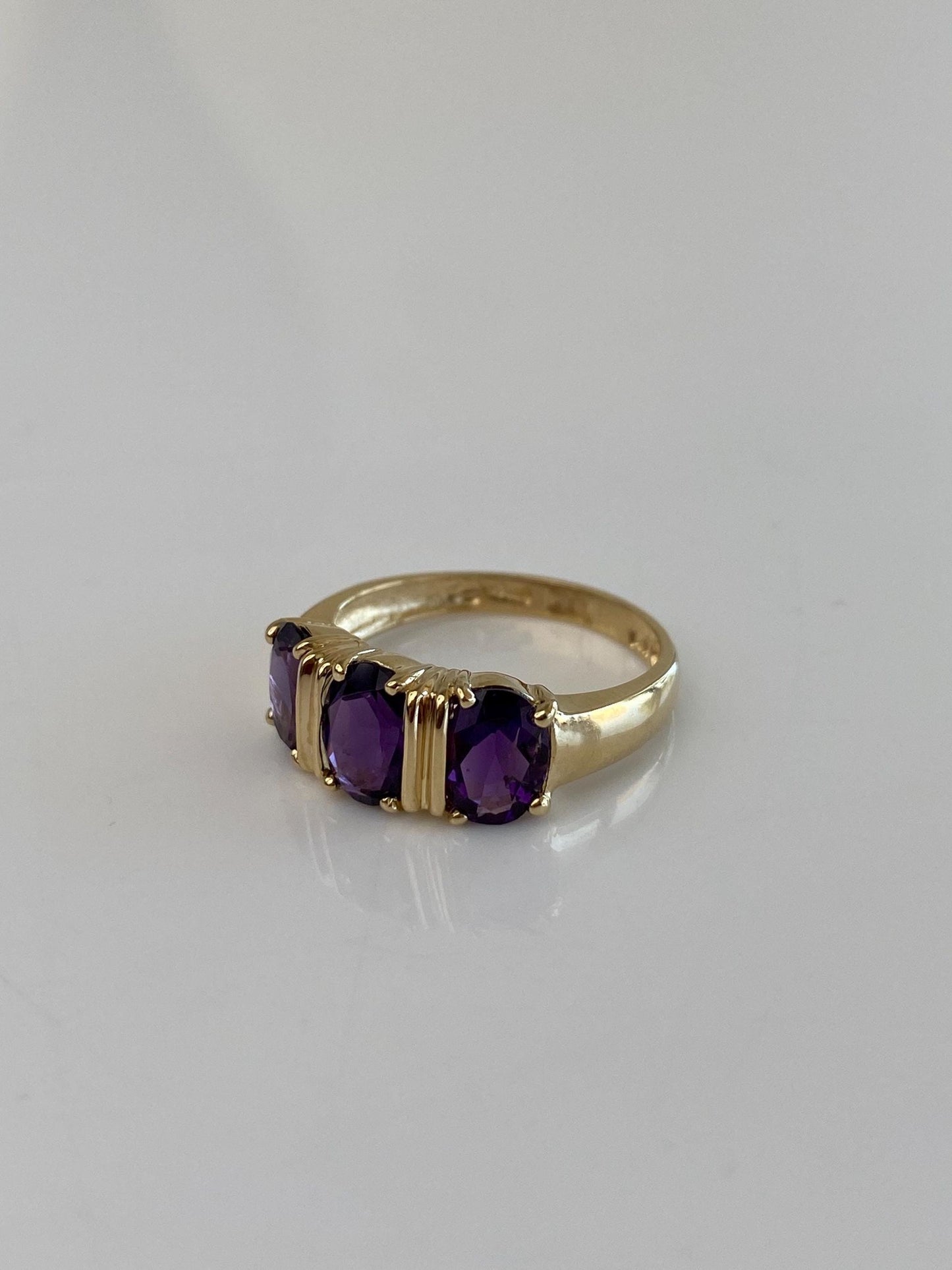 Vintage Solid 14k Yellow Gold Amethyst Row Ring - Size 6