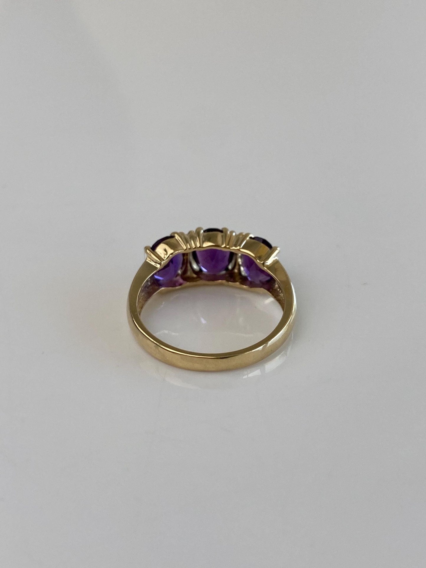Vintage Solid 14k Yellow Gold Amethyst Row Ring - Size 6