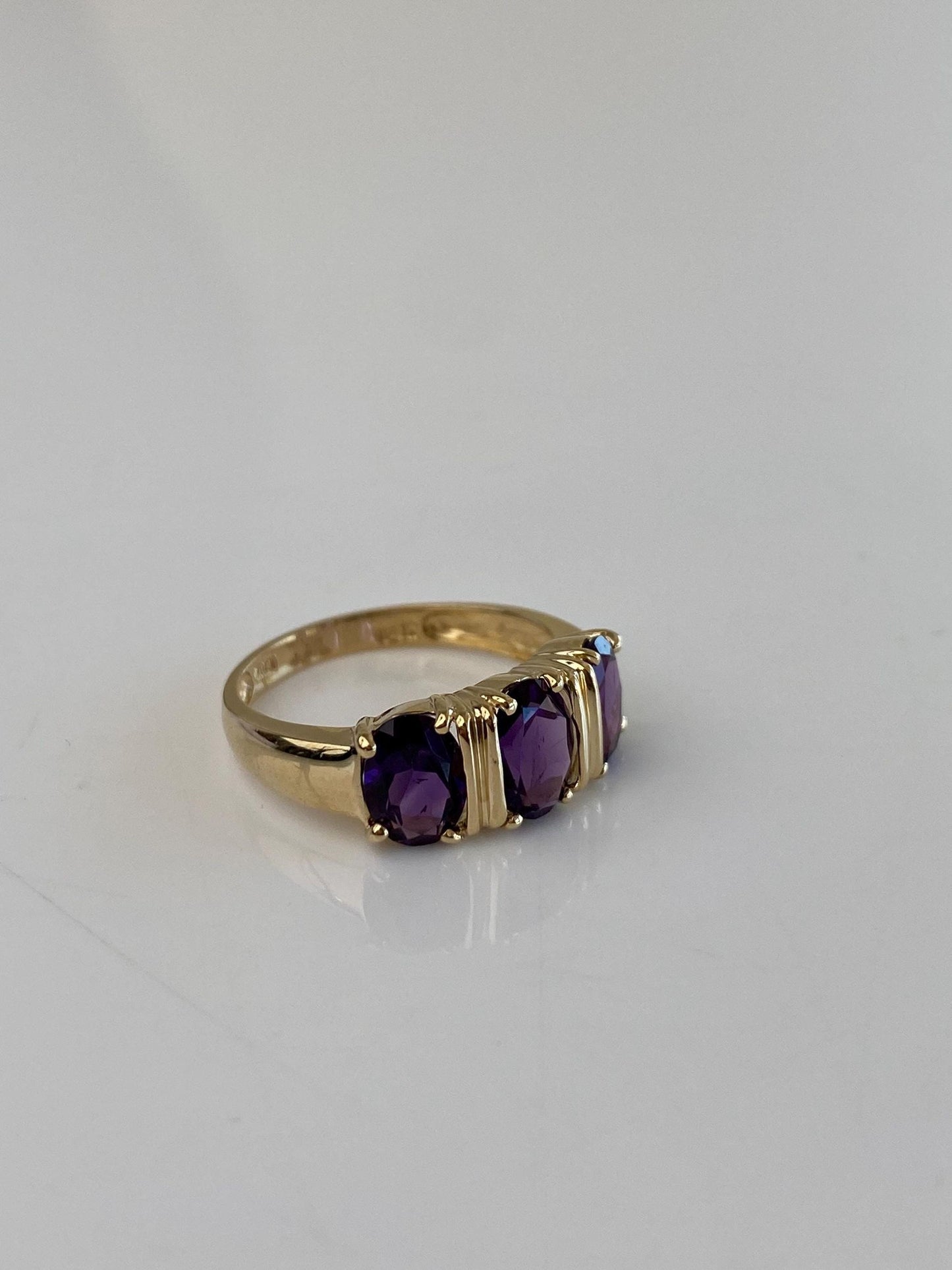 Vintage Solid 14k Yellow Gold Amethyst Row Ring - Size 6