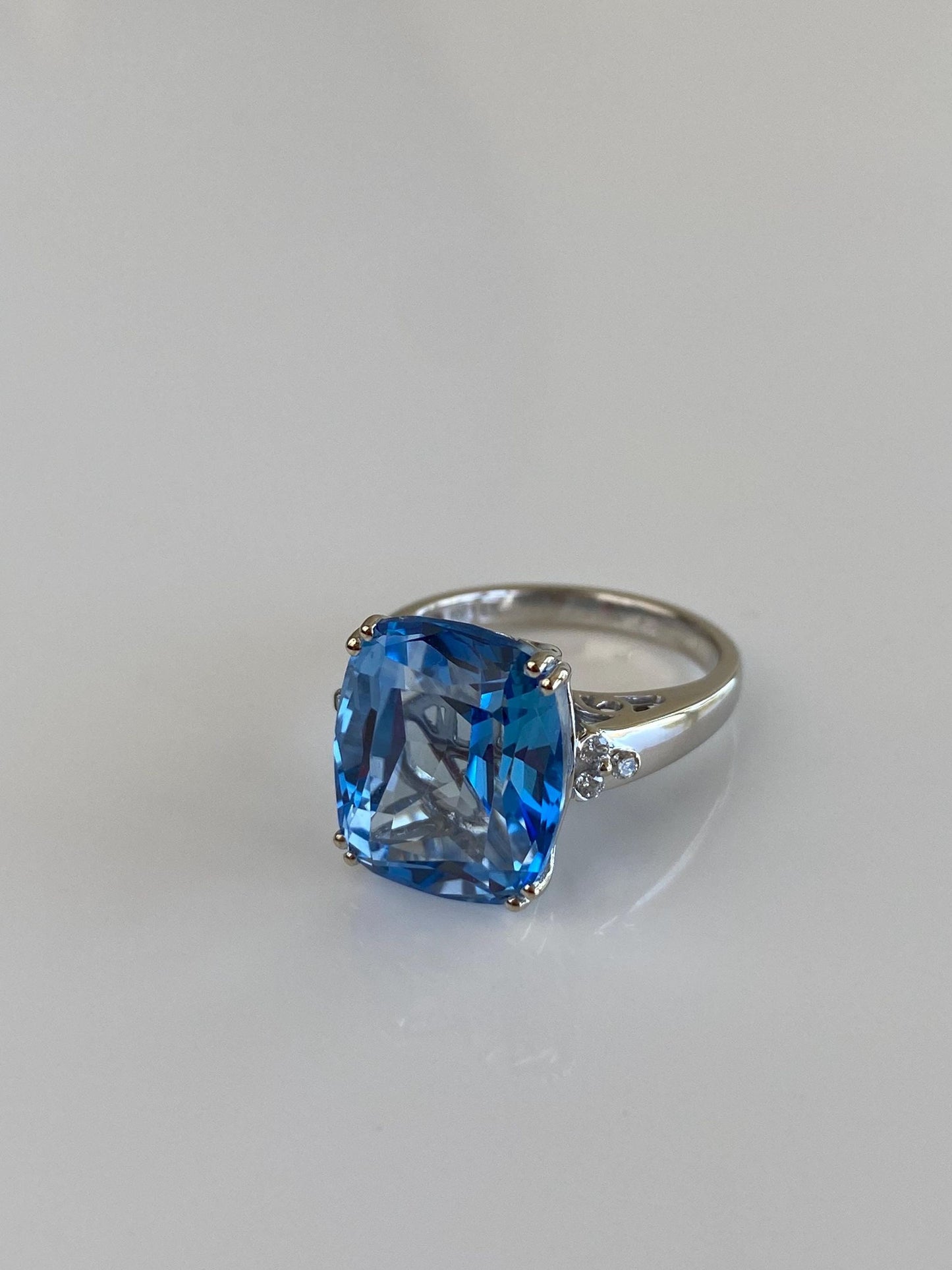 Vintage Solid 14k White Gold Diamond Topaz Ring - Size 6.75