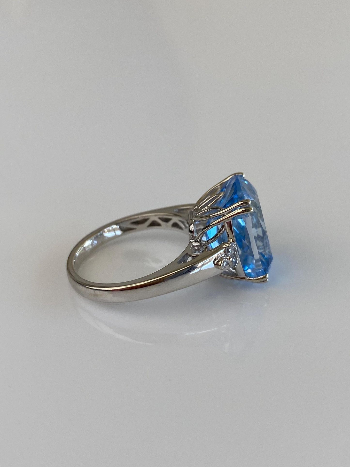 Vintage Solid 14k White Gold Diamond Topaz Ring - Size 6.75