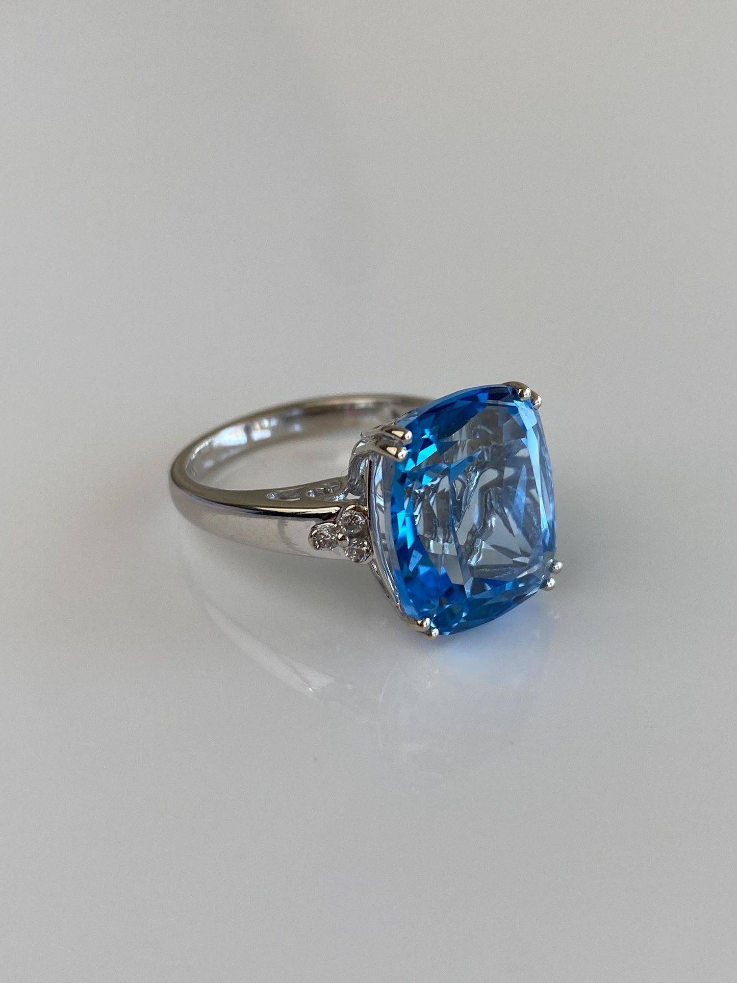 Vintage Solid 14k White Gold Diamond Topaz Ring - Size 6.75
