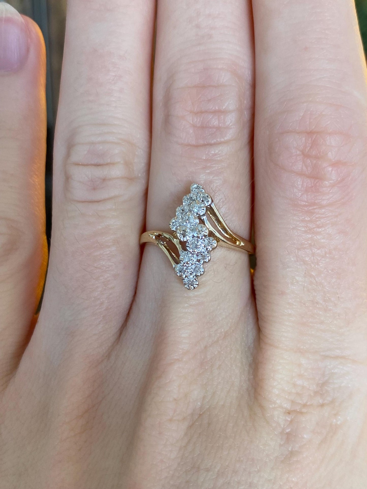 Vintage Solid 14k White & Yellow Gold Diamond Cluster Twist Ring - Size 6.25
