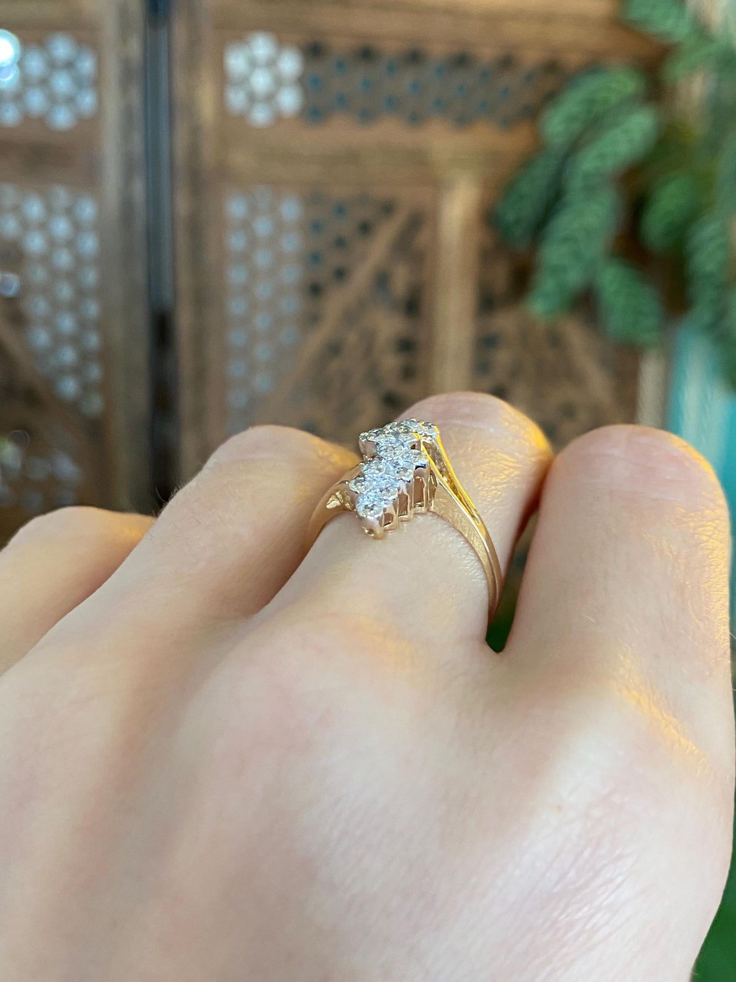 Vintage Solid 14k White & Yellow Gold Diamond Cluster Twist Ring - Size 6.25