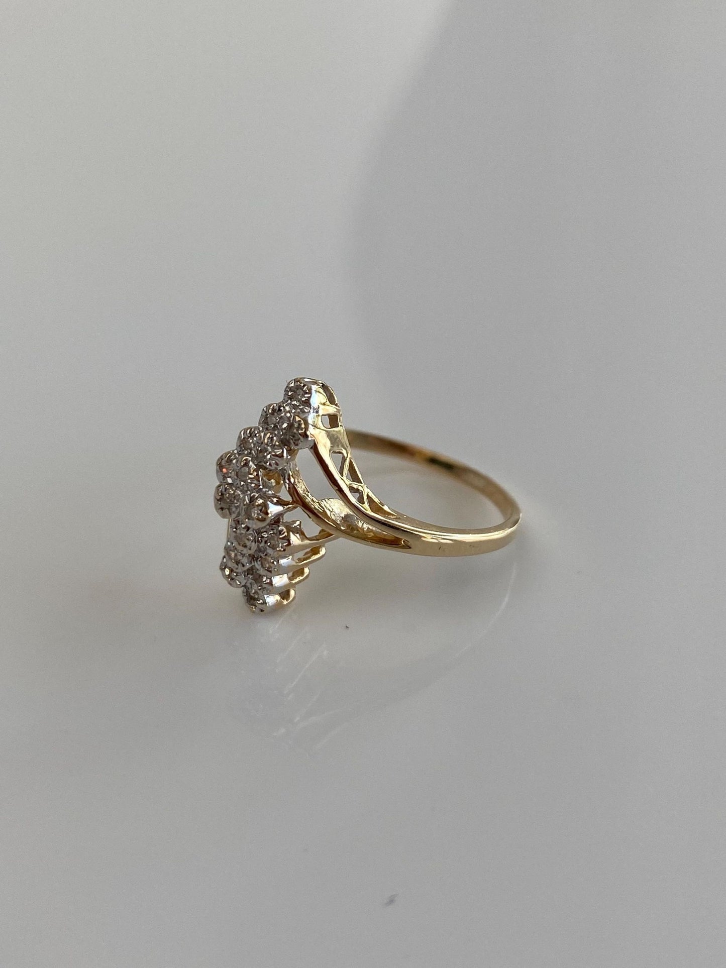 Vintage Solid 14k White & Yellow Gold Diamond Cluster Twist Ring - Size 6.25