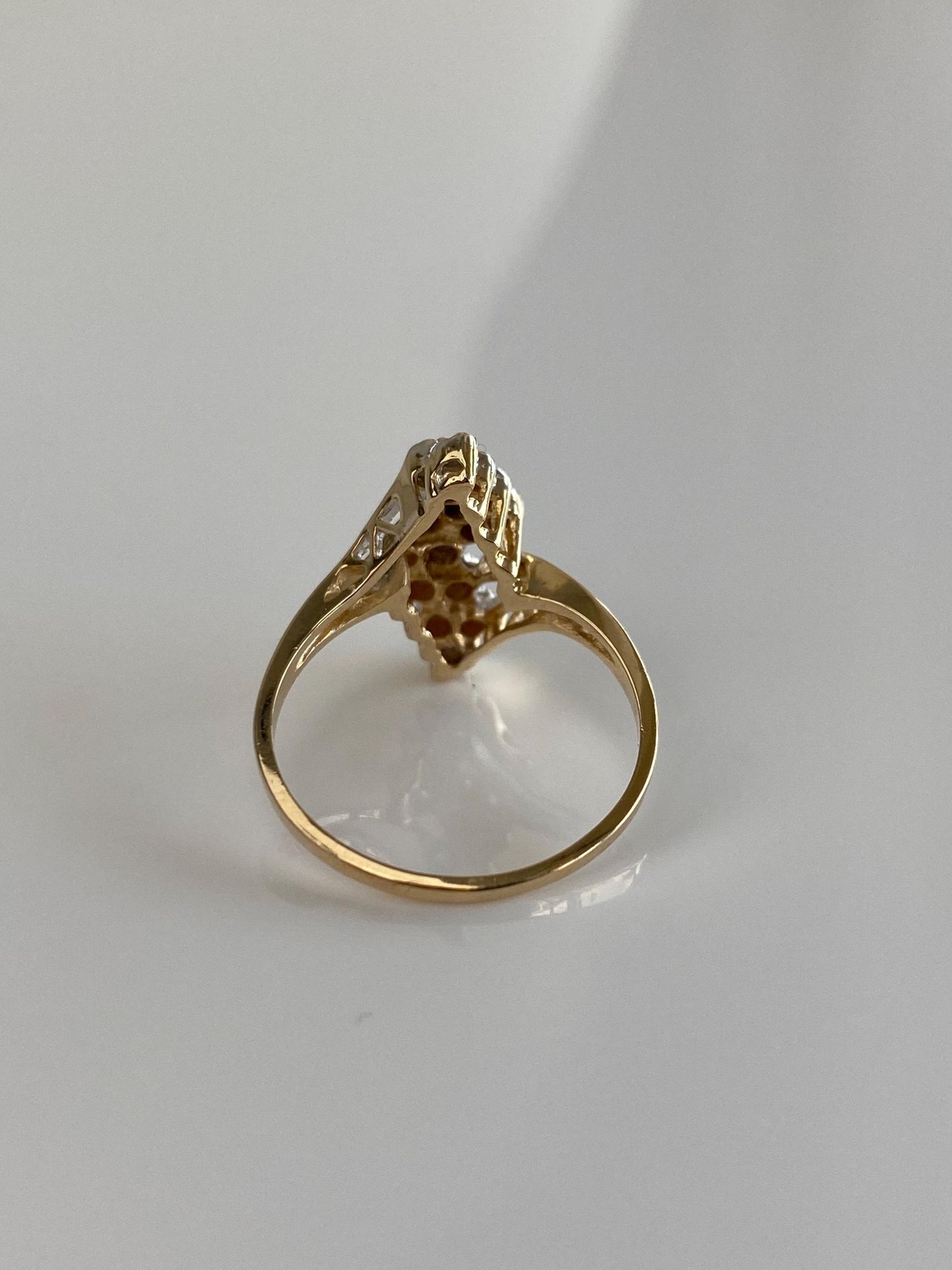 Vintage Solid 14k White & Yellow Gold Diamond Cluster Twist Ring - Size 6.25