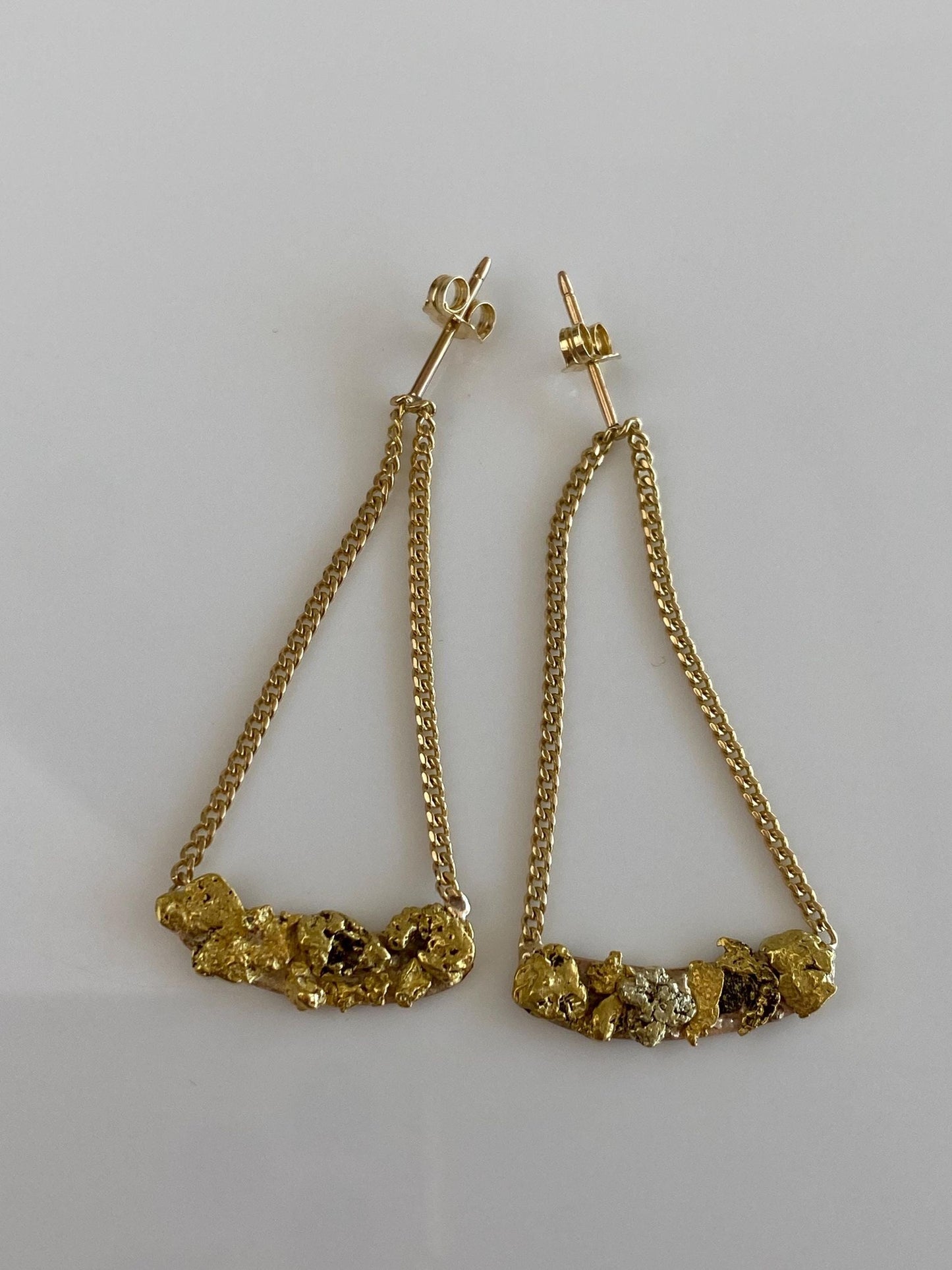 Vintage Solid 18k Yellow Gold Nugget Curb Chain Dangle Stud Earrings