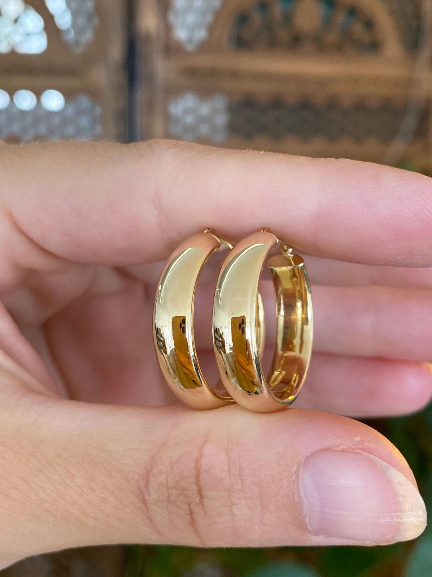 Vintage 18k Yellow Gold Hoop Earrings