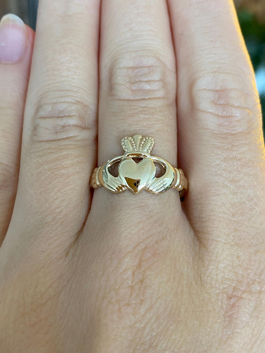 Solid 10k Yellow Gold Claddaugh Ring - Size 8.75