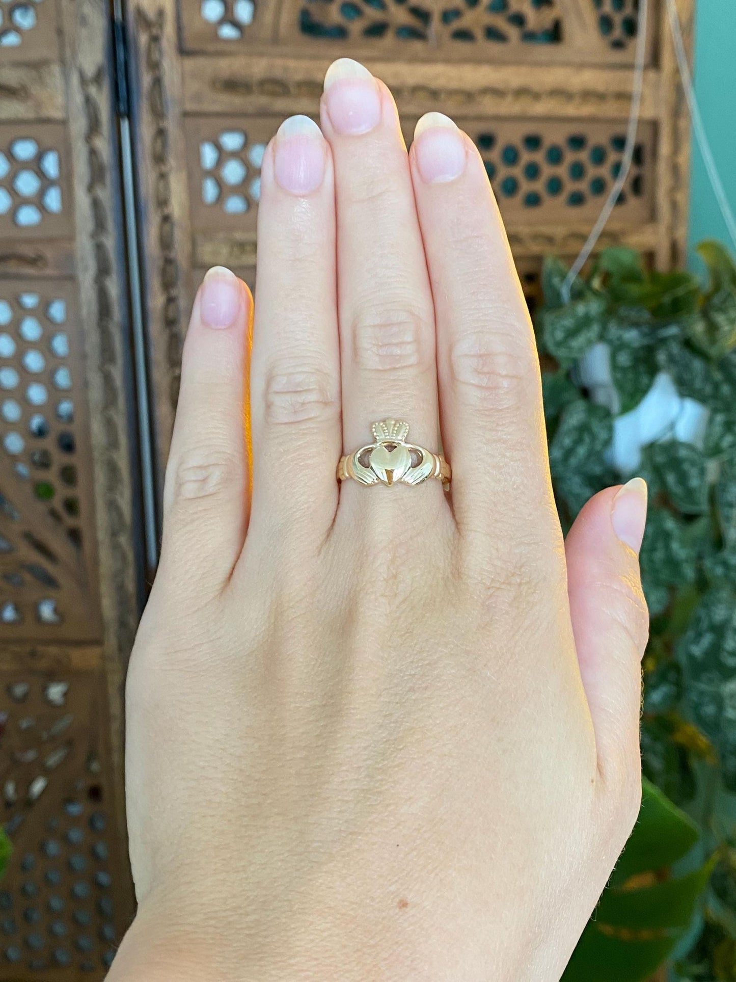 Solid 10k Yellow Gold Claddaugh Ring - Size 8.75