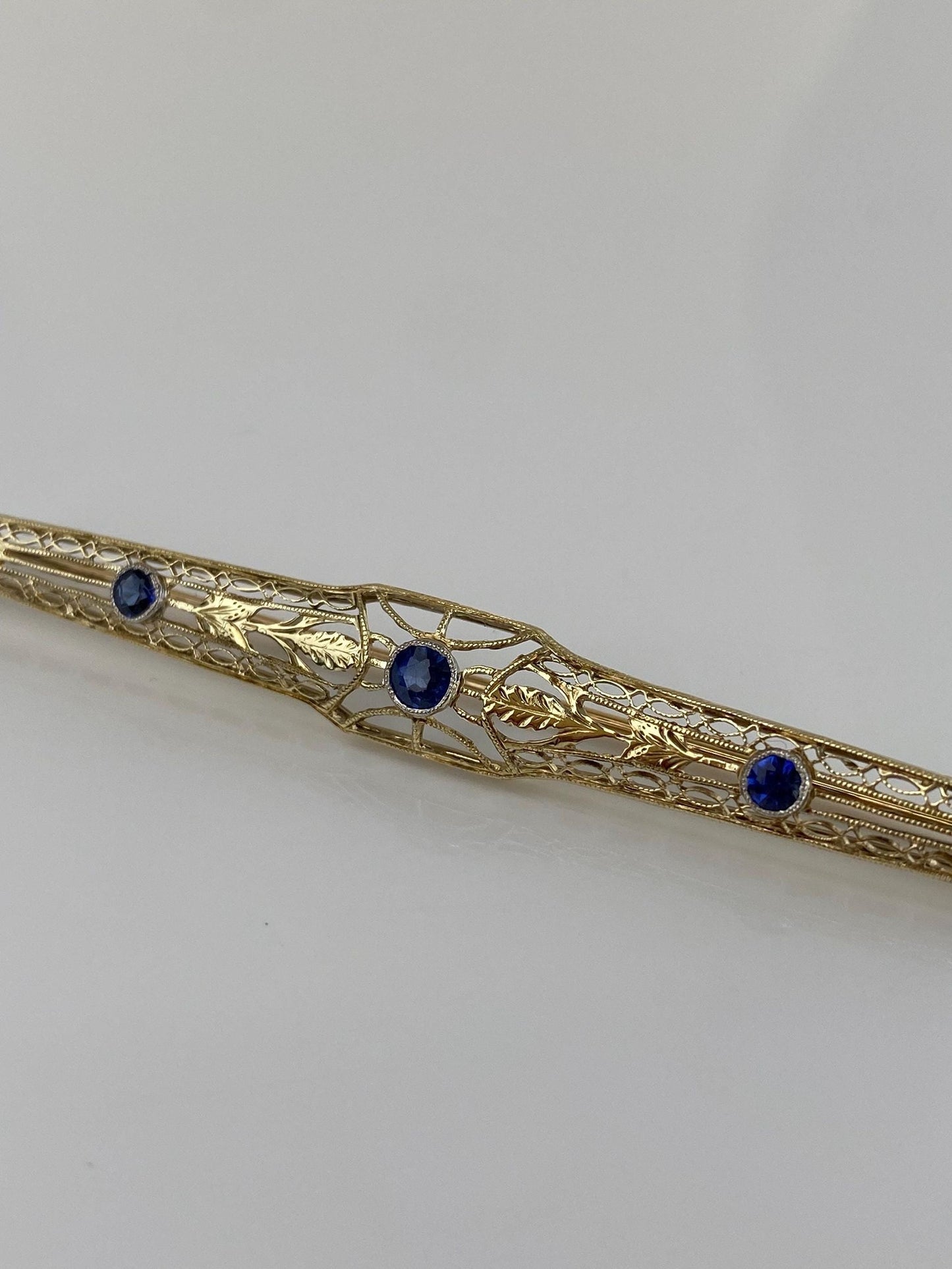 Vintage Solid 14k Yellow Gold Blue Sapphire Art Deco Bar Pin