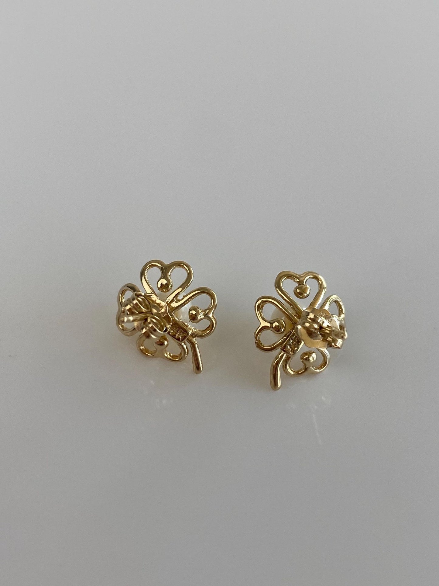 Vintage Solid 14k Yellow Gold Pearl Clover Stud Earrings