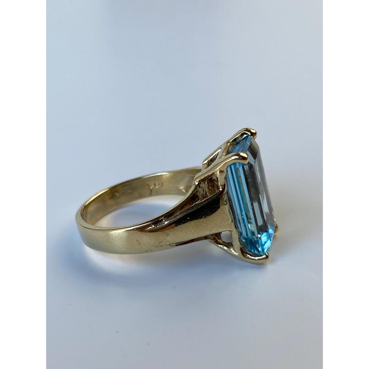 Vintage Solid 14k Yellow Gold Large Topaz Ring - Size 6.5