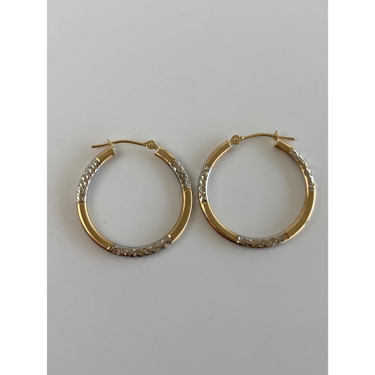 Vintage 10k White & Yellow Gold Pattern Stripe Hoop Earrings