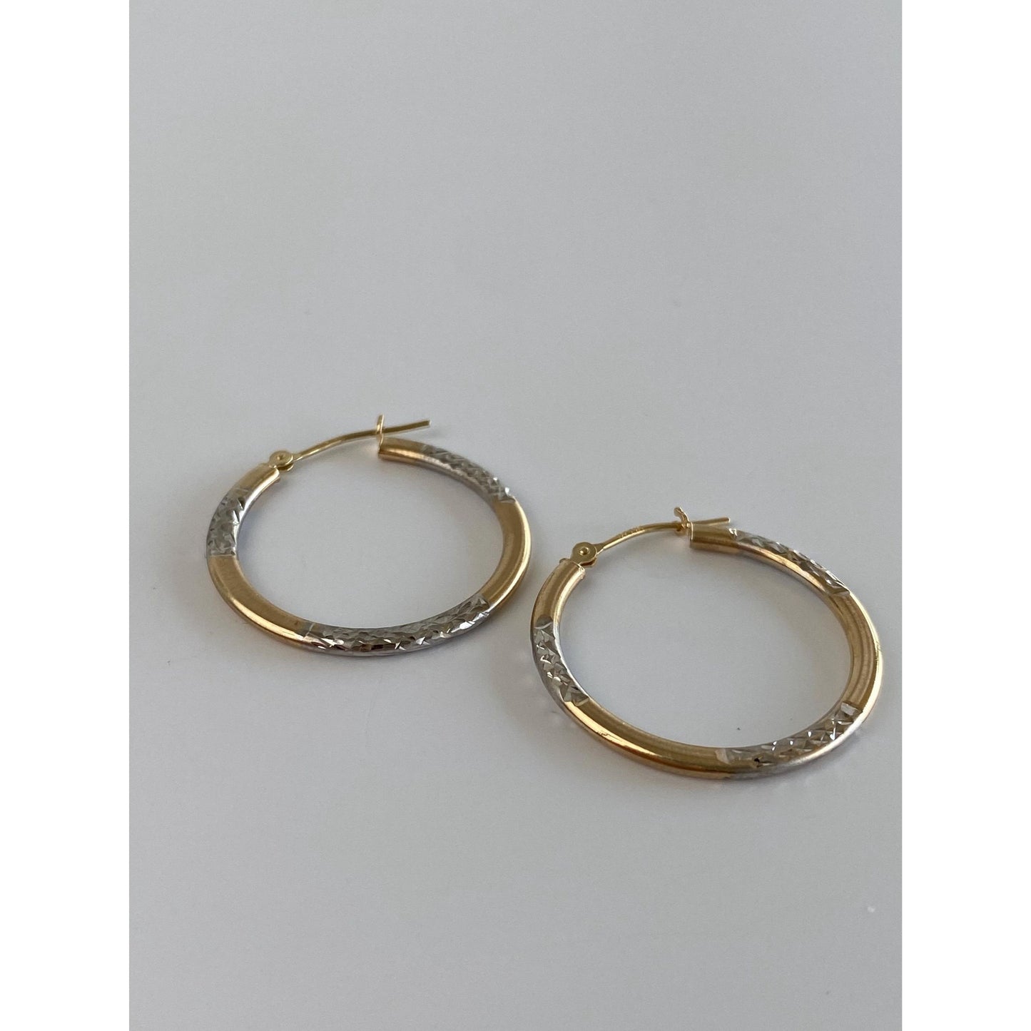 Vintage 10k White & Yellow Gold Pattern Stripe Hoop Earrings