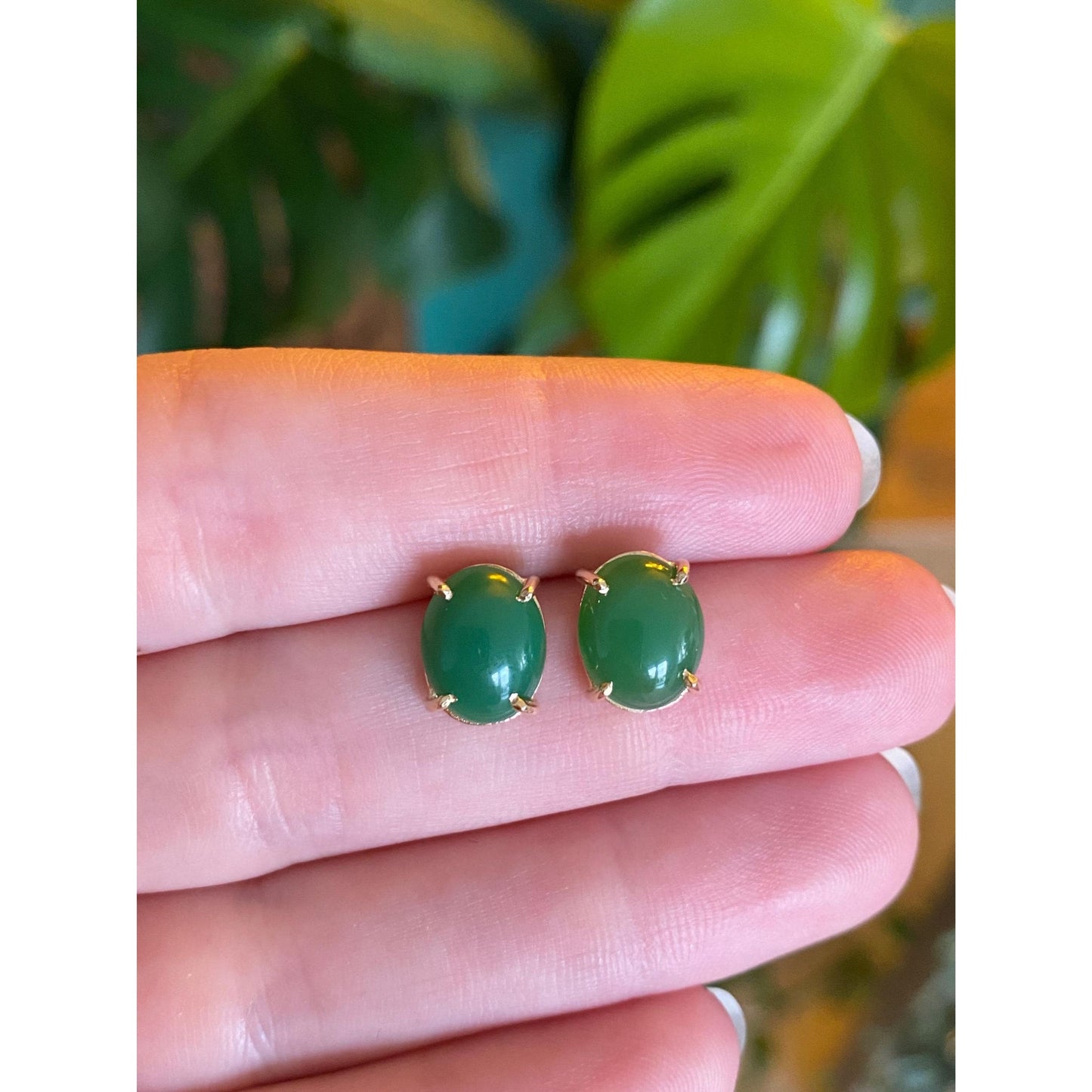 Vintage Solid 14k Yellow Gold Nephrite Stud Earrings