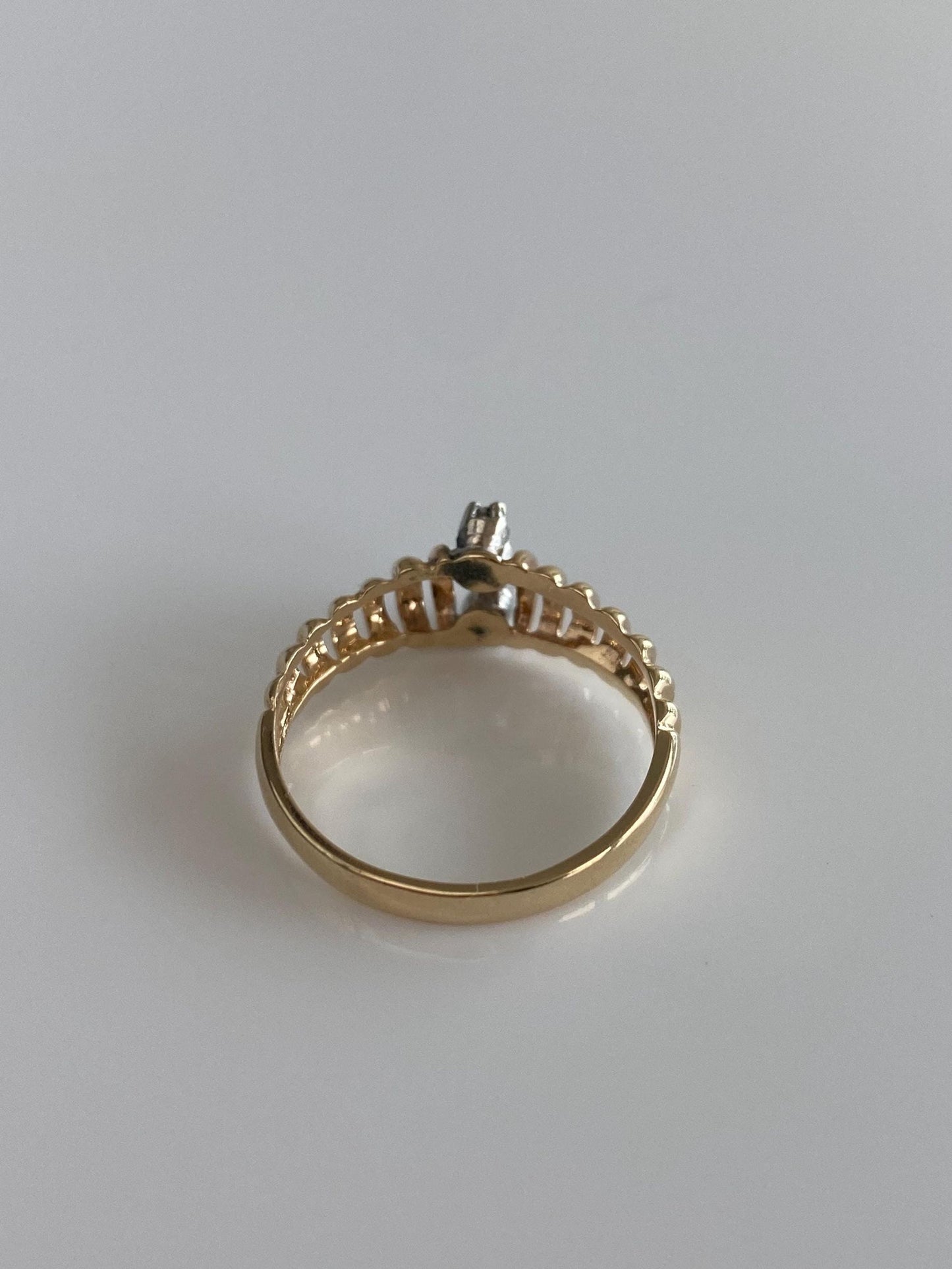Solid 14k White & Yellow Gold Diamond Scalloped Ring Band - Size 6.25
