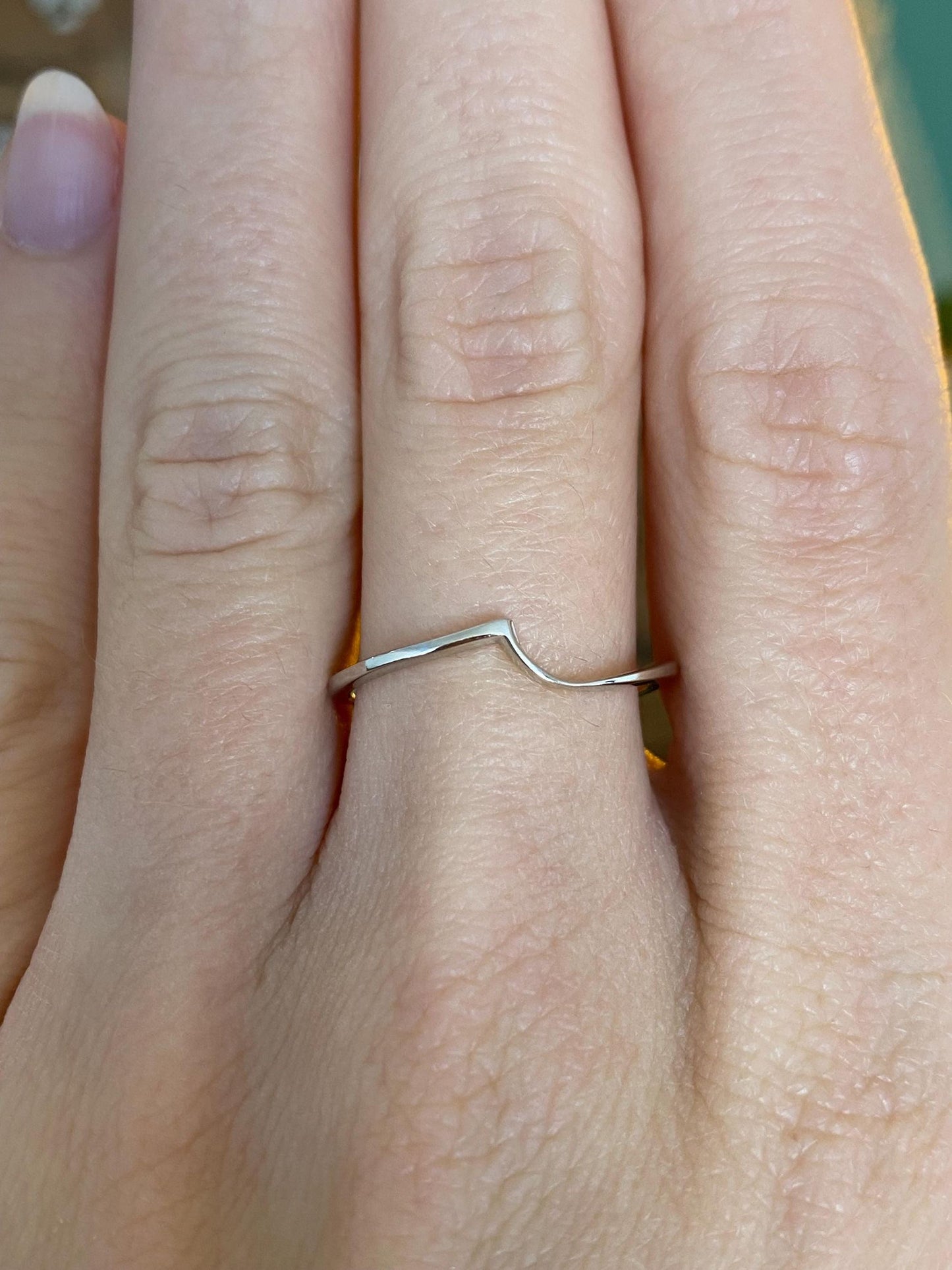 Vintage Solid 10k White Gold Wavy Ring Band - Size 7.5
